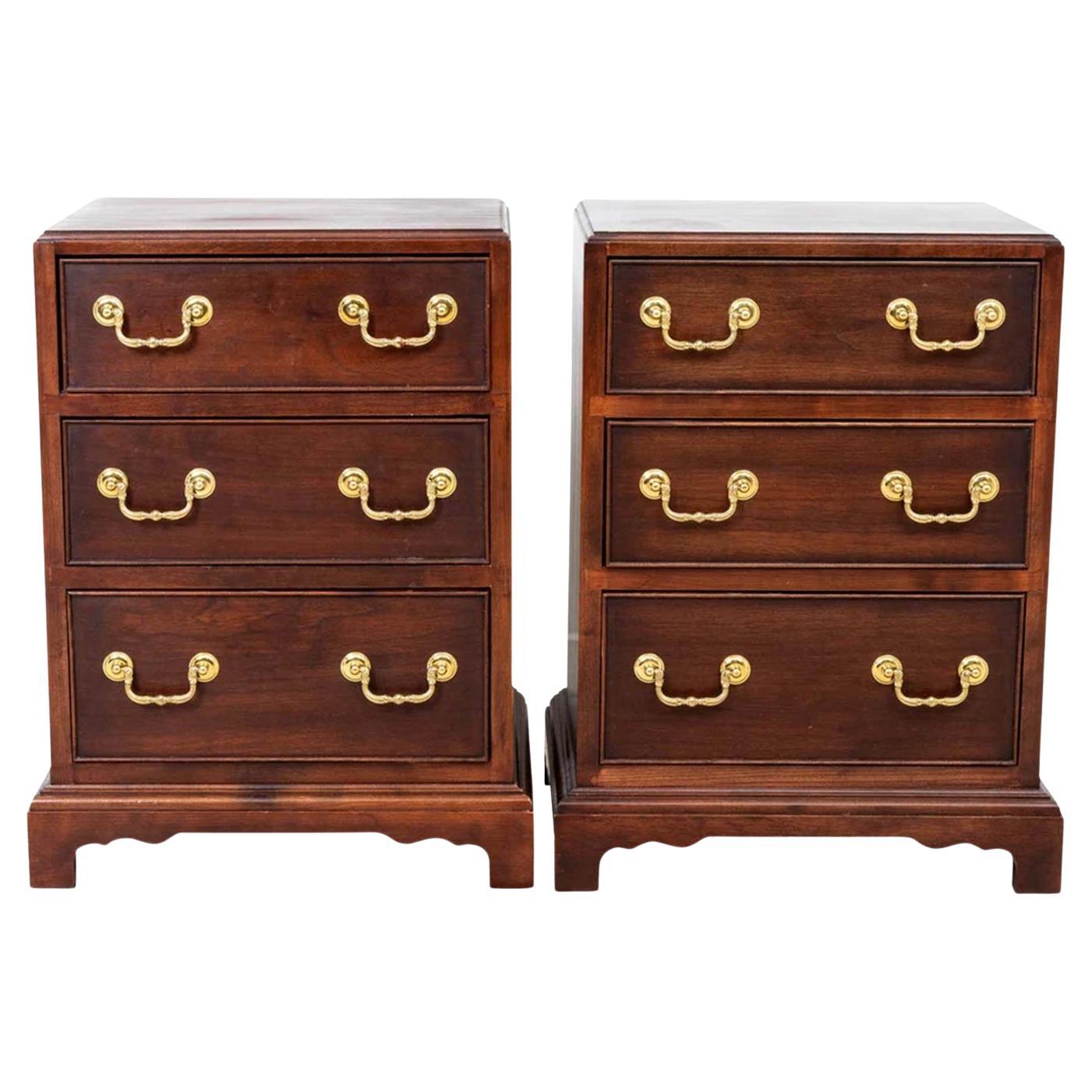 Pareja de Mesas auxiliares estilo Chippendale