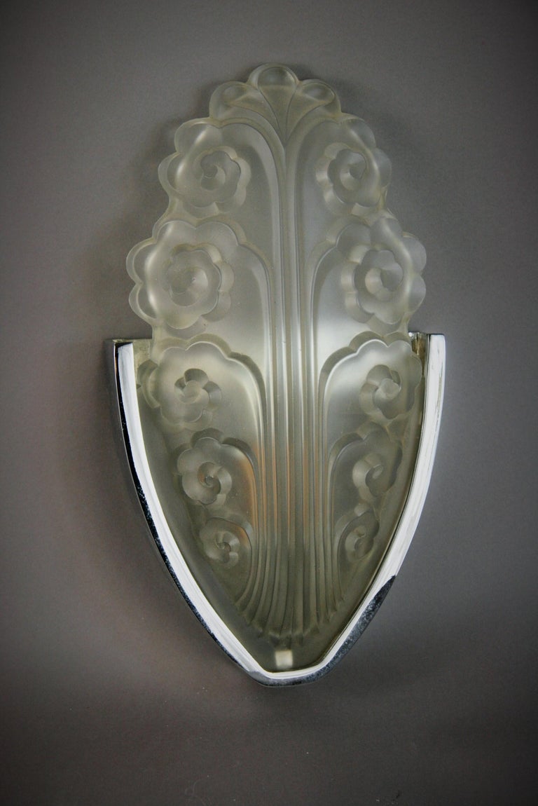 Late 20th Century Pair of Chrome and Glass Deco Style Sconces For Sale