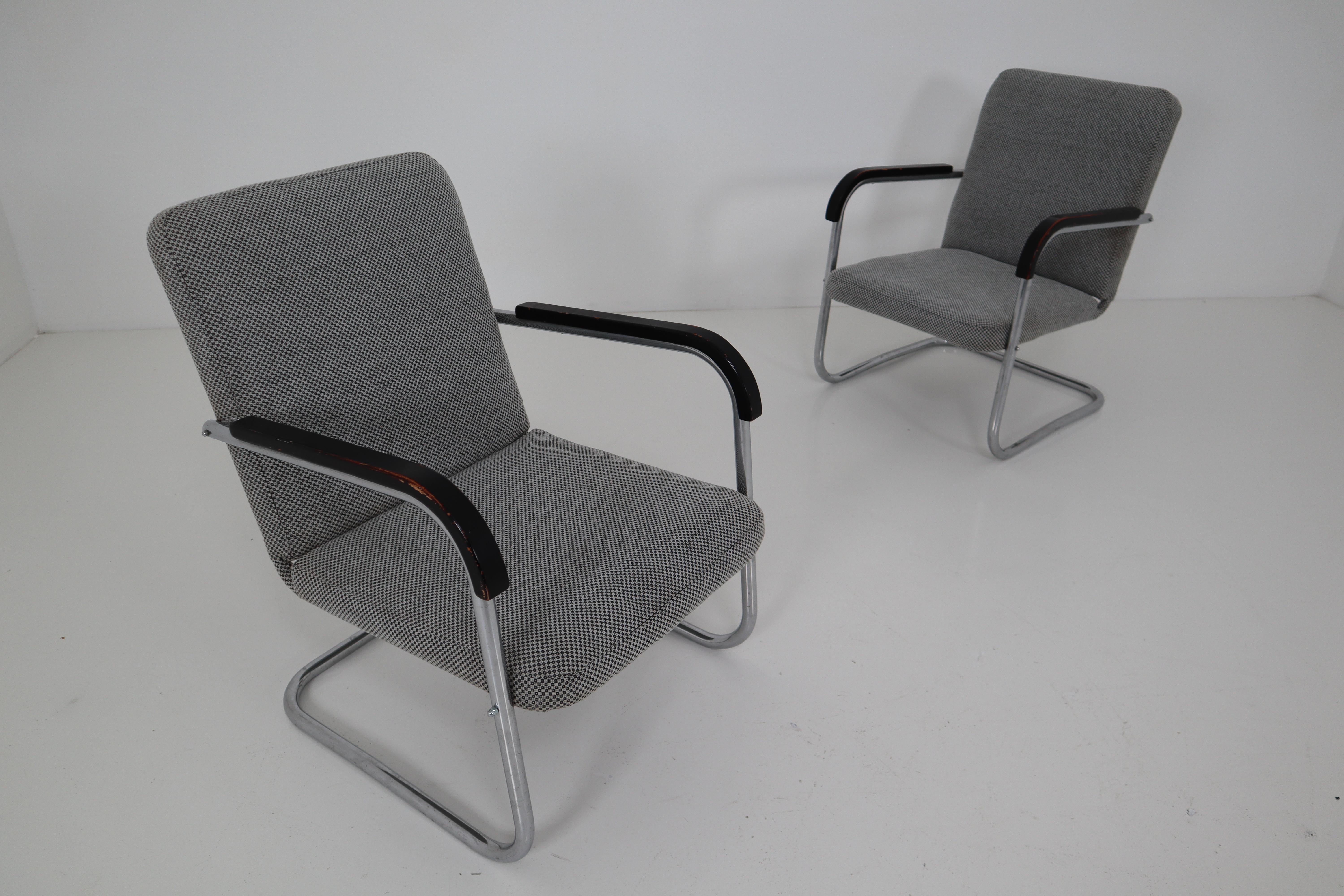 Pair of Chrome Steel Armchairs by Thonet circa 1930s Midcentury Bauhaus Period 1