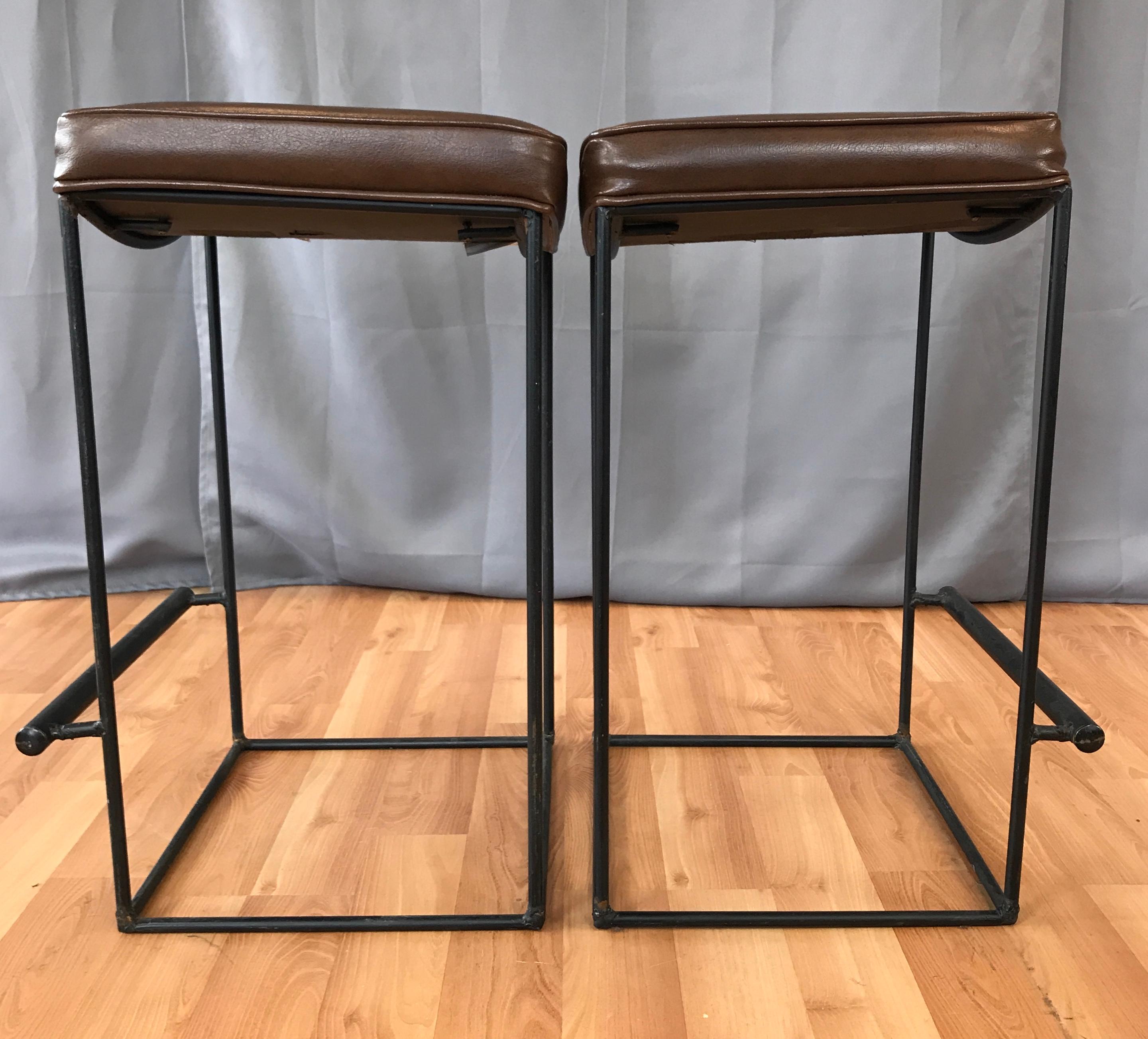 Pair of circa 1970s Shaver Howard Counter Stools In Good Condition In San Francisco, CA
