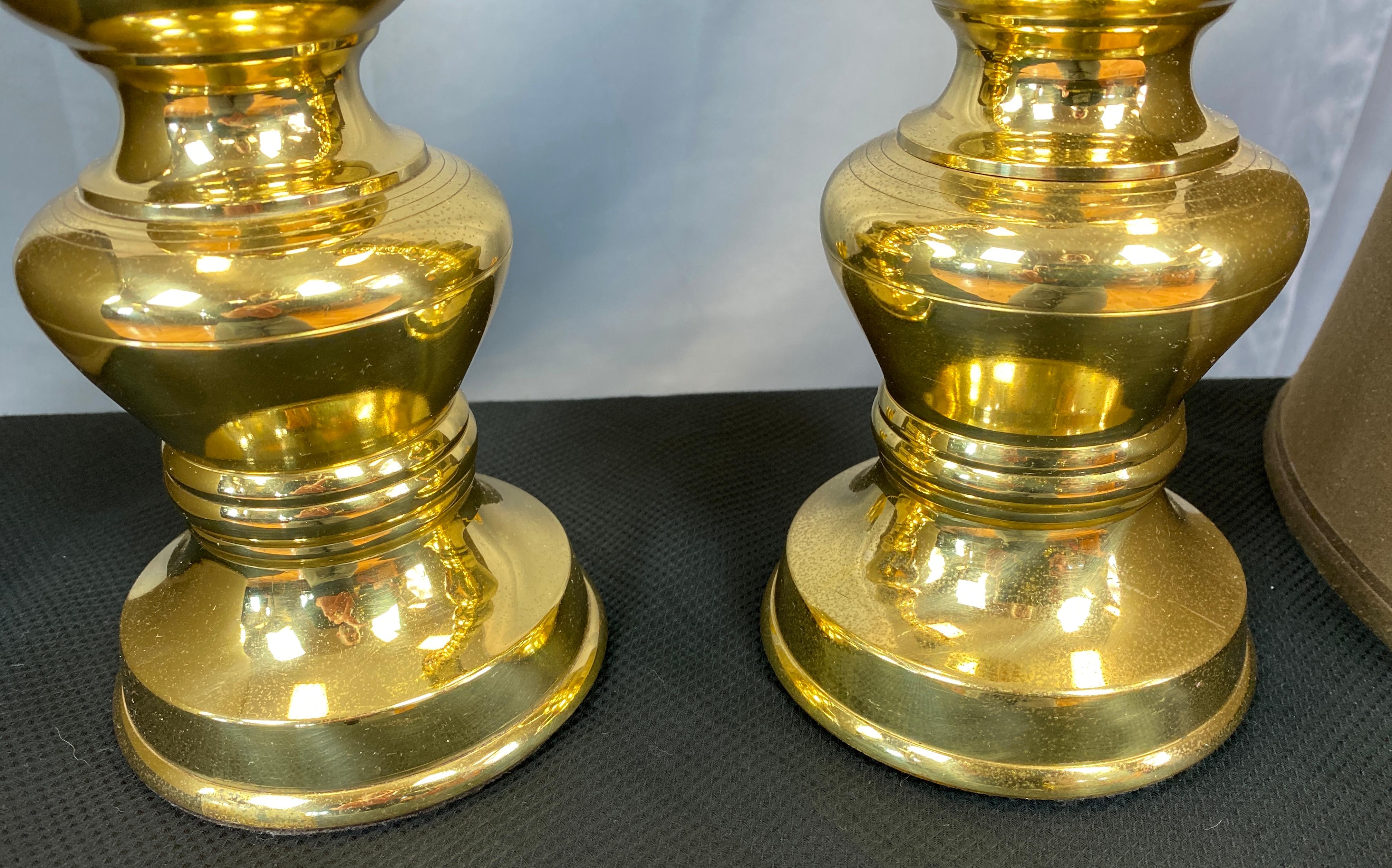 Pair of circa 1970s Vintage Polished Brass Lamps, Japan, Hollywood Regency For Sale 7