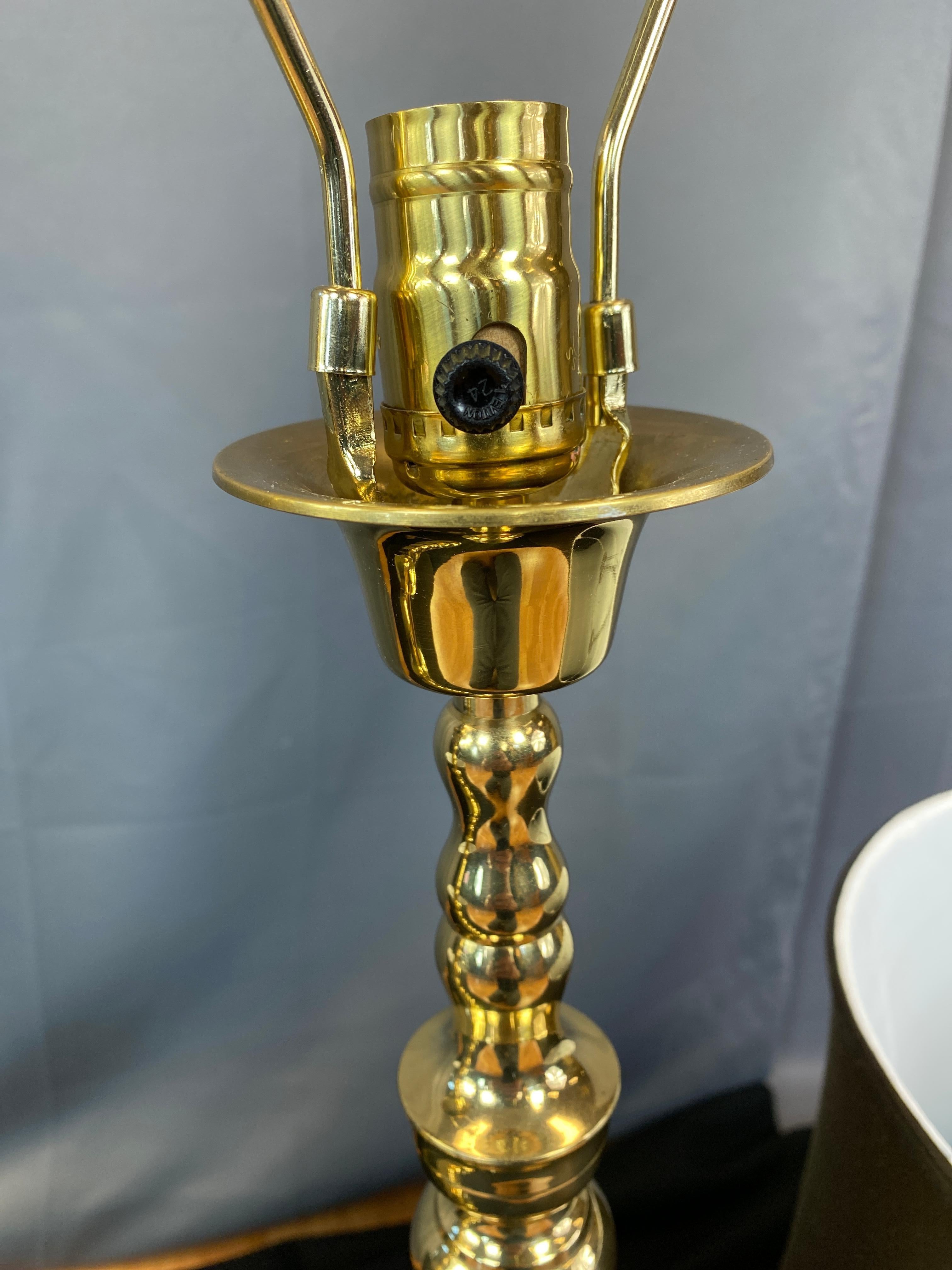 Pair of circa 1970s Vintage Polished Brass Lamps, Japan, Hollywood Regency For Sale 1