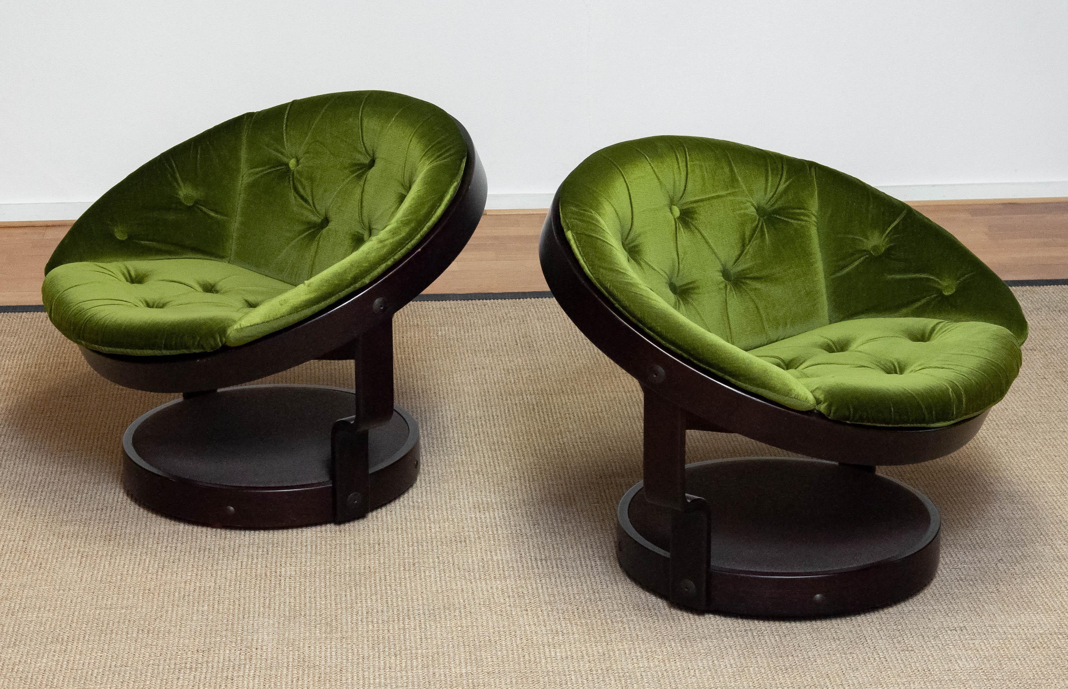Norwegian Pair Circular Swivel Lounge Chairs Model 'Convair' Green Velvet by Oddmund Vad For Sale