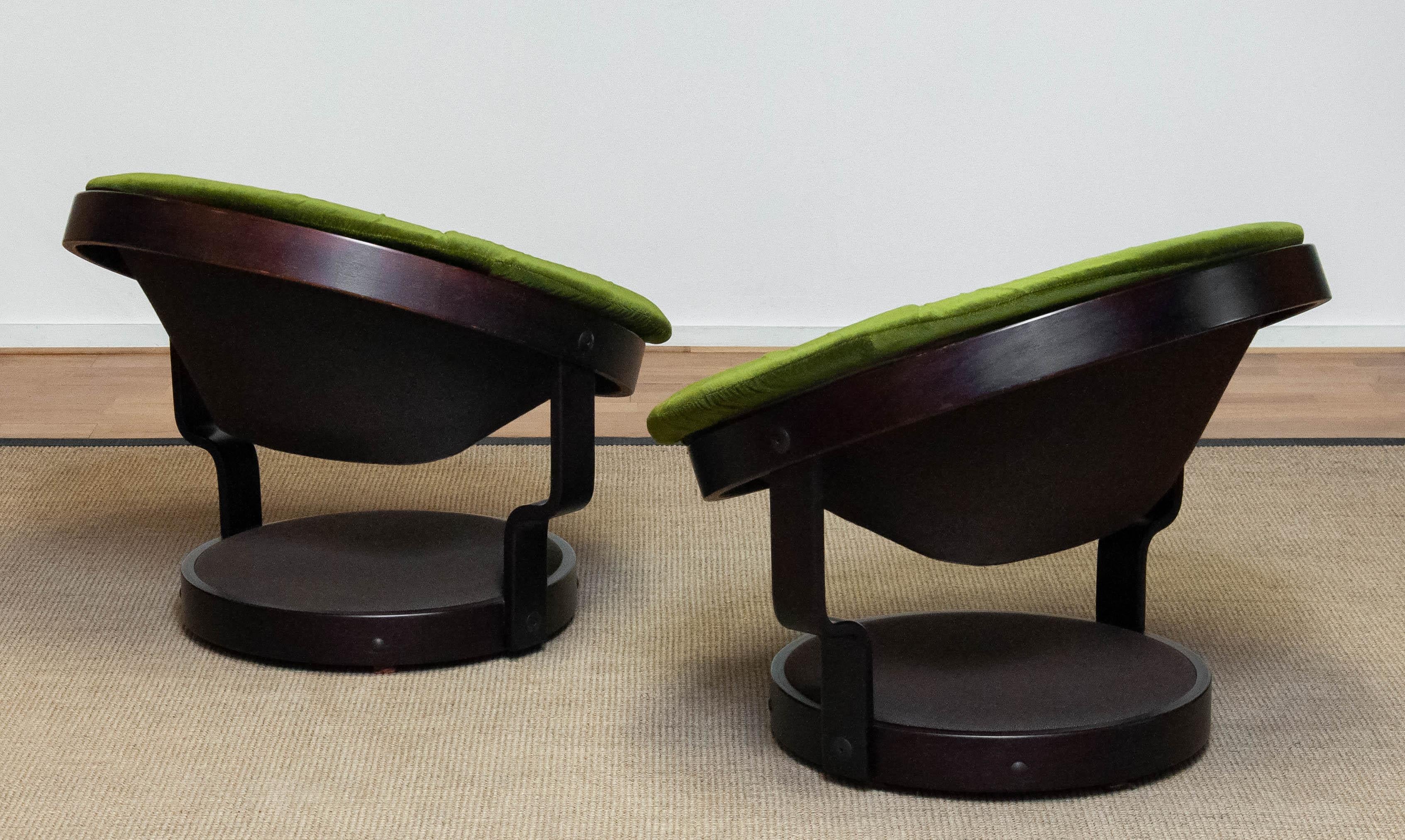 Pair Circular Swivel Lounge Chairs Model 'Convair' Green Velvet by Oddmund Vad For Sale 1