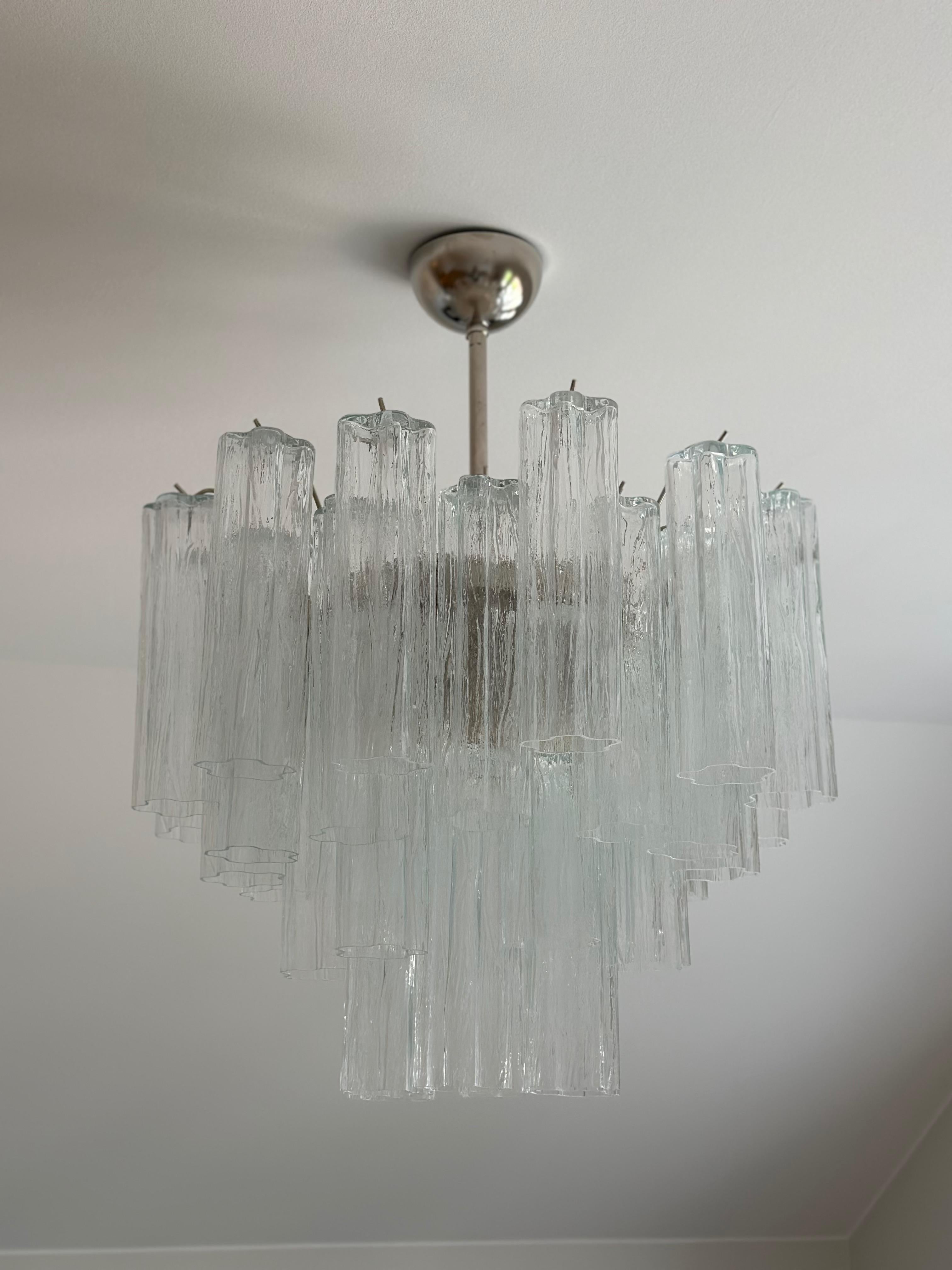 Paar klassisch-elegante Murano-Kronleuchter Tronchi - perfekt für einen Statement-Flur (21. Jahrhundert und zeitgenössisch) im Angebot