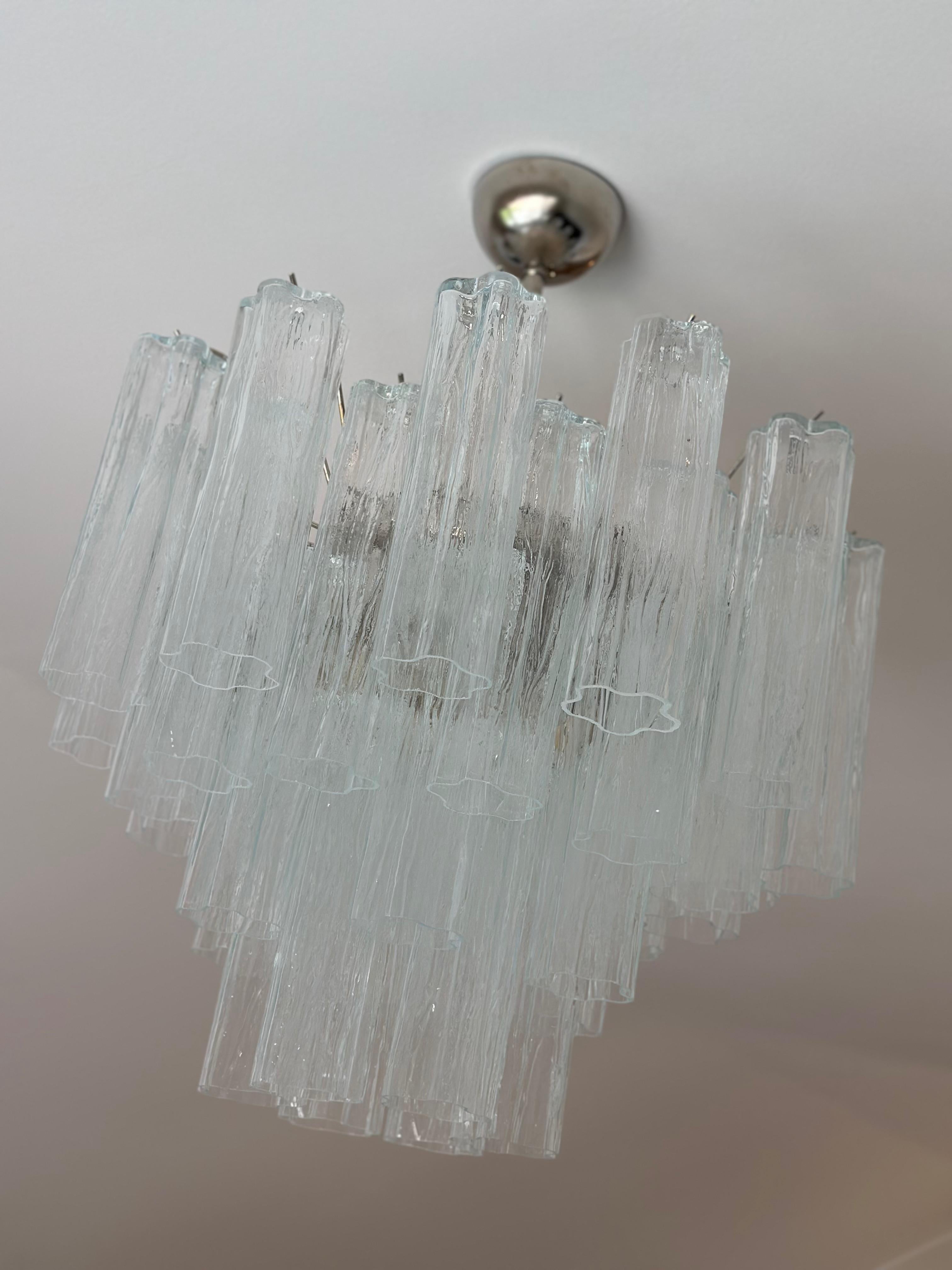 Paar klassisch-elegante Murano-Kronleuchter Tronchi - perfekt für einen Statement-Flur (Glas) im Angebot