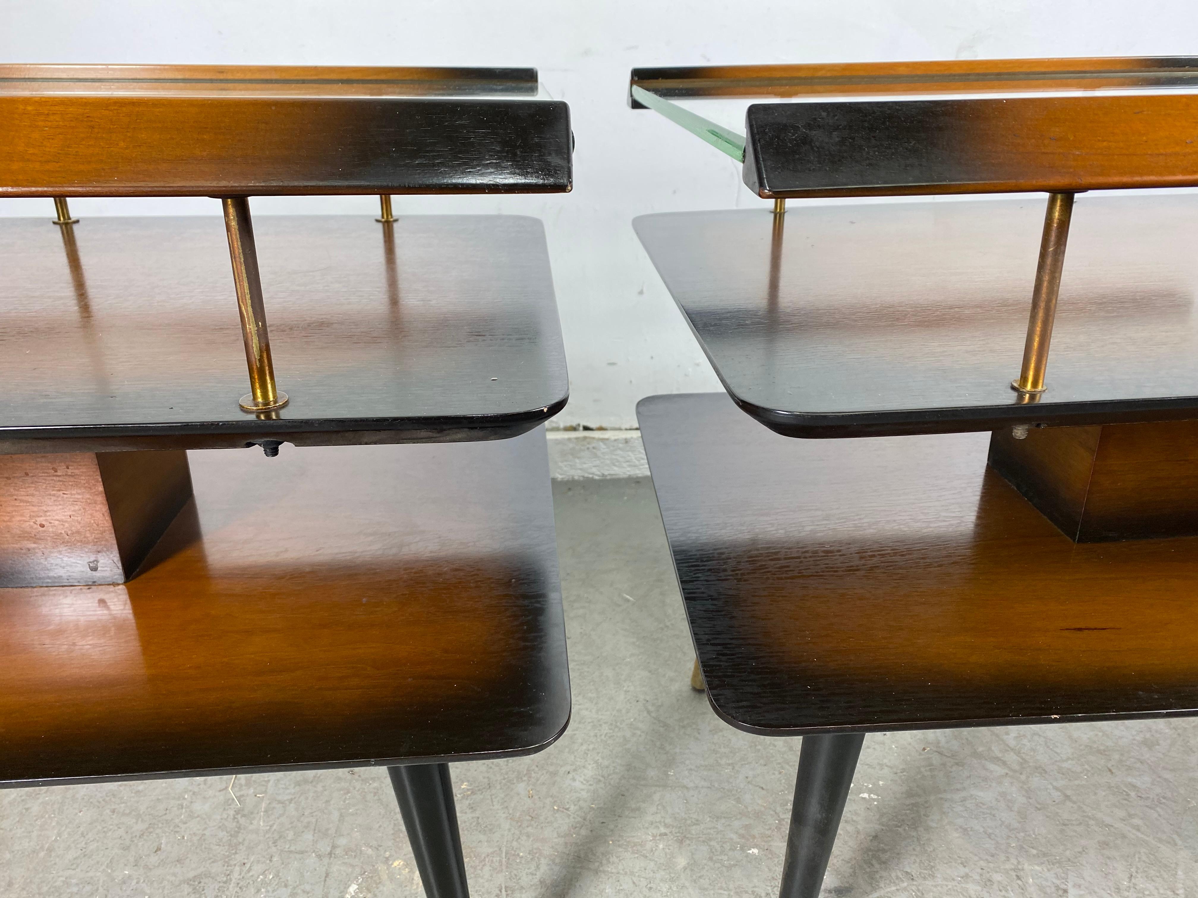 Pair Classic Mid-Century Modern End Tables by James Philip Co. In Good Condition For Sale In Buffalo, NY