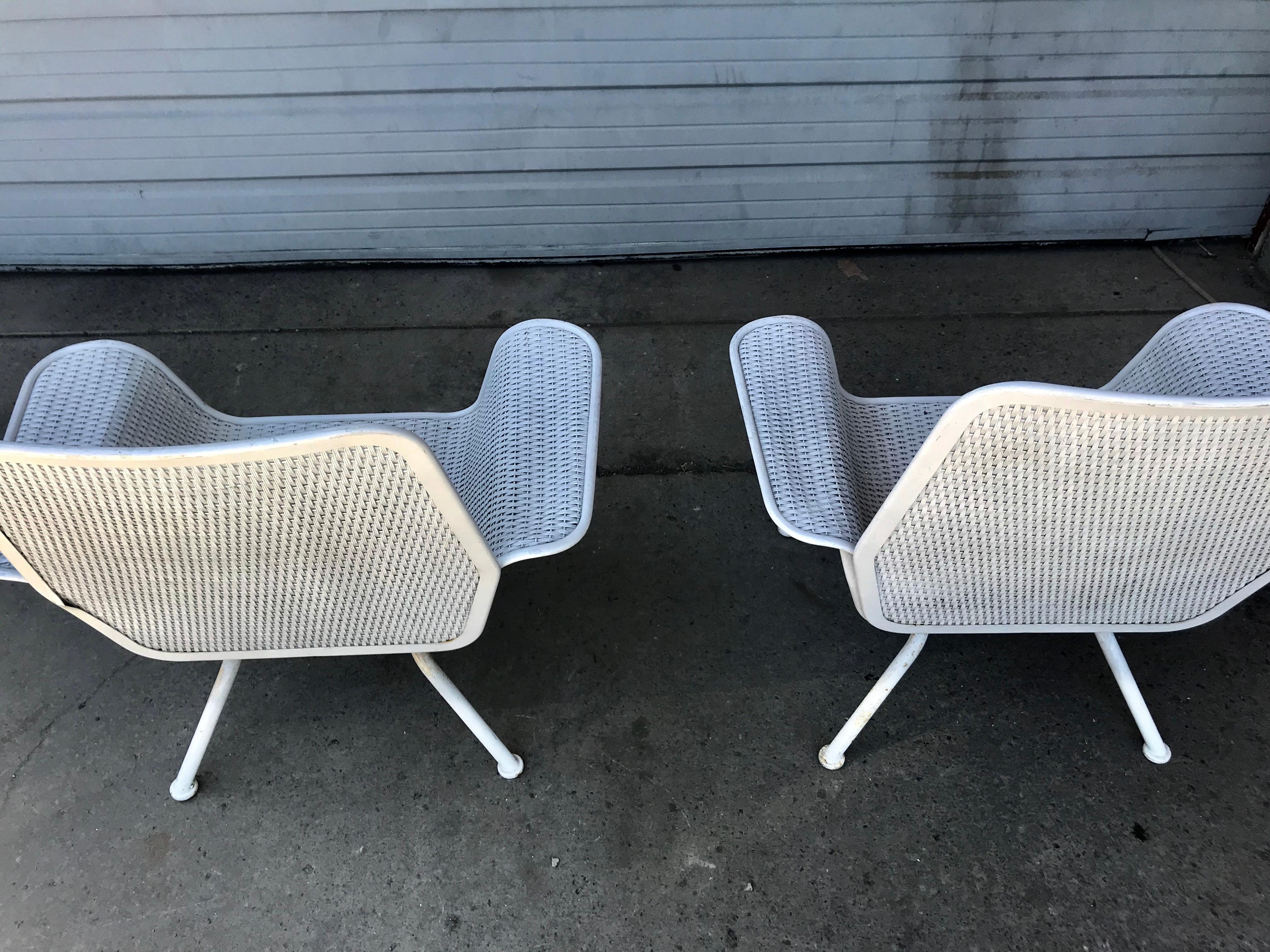 Pair of Mid-Century Modern Wicker and Metal Outdoor Lounge Chairs, Woodard 4