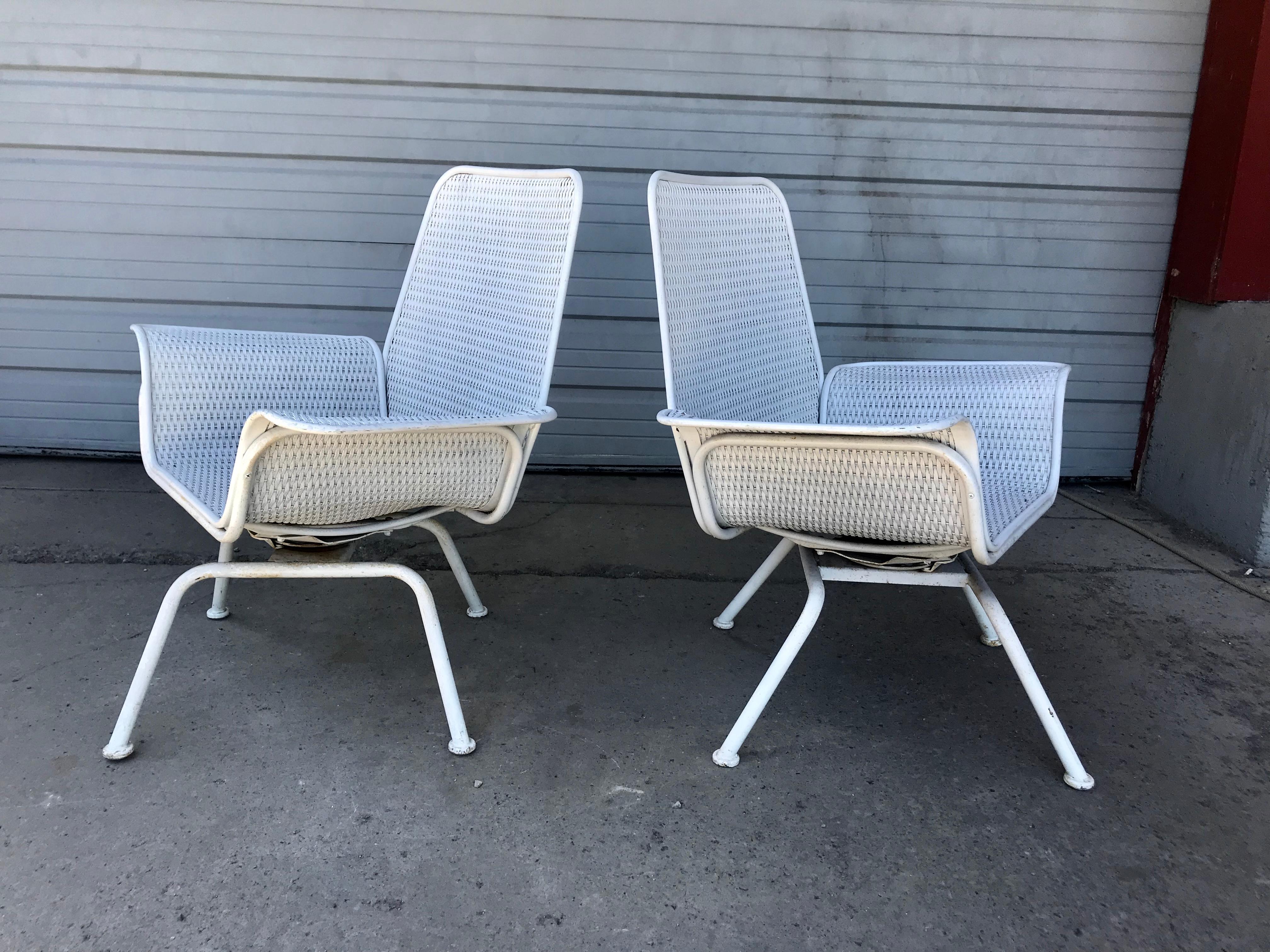 Mid-20th Century Pair of Mid-Century Modern Wicker and Metal Outdoor Lounge Chairs, Woodard
