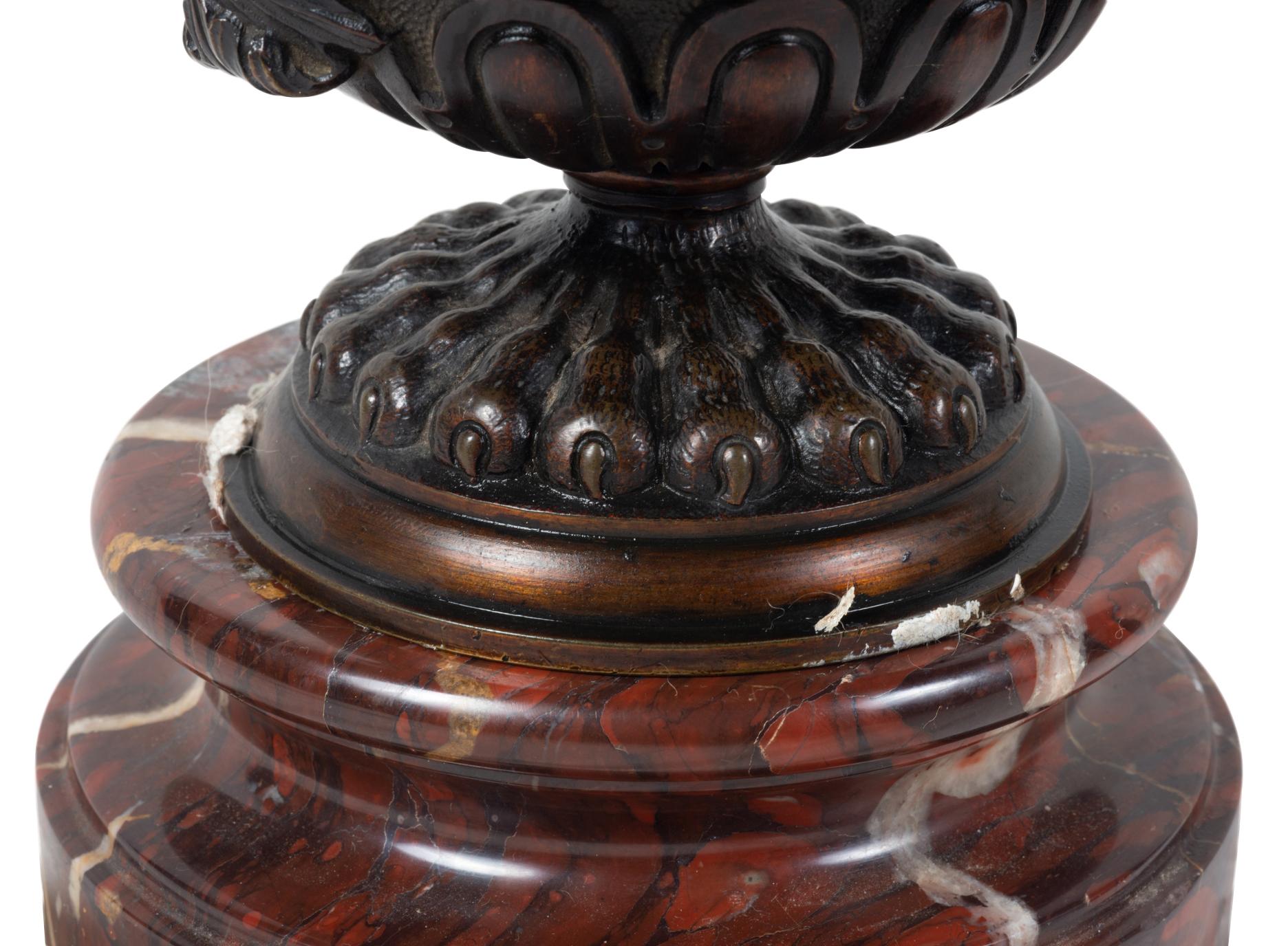Pair of Classical 19th Century Bronze Urns In Good Condition In Brighton, Sussex