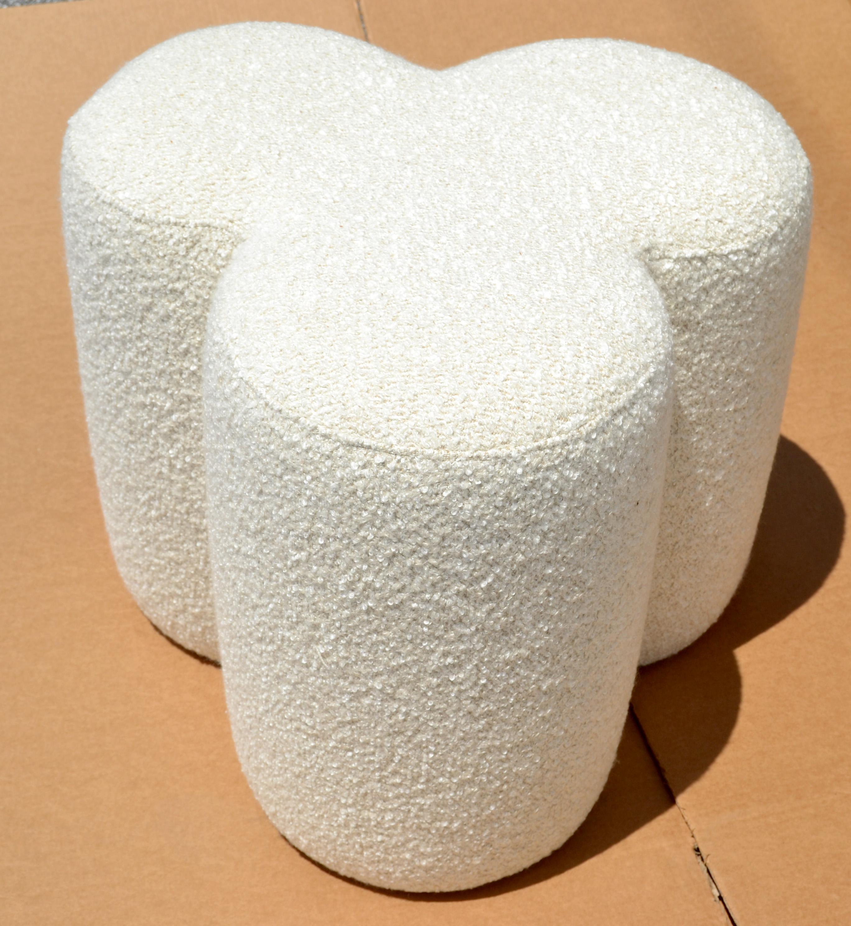 Paire de poufs en laine bouclée en forme de club The Modernity en vente 7