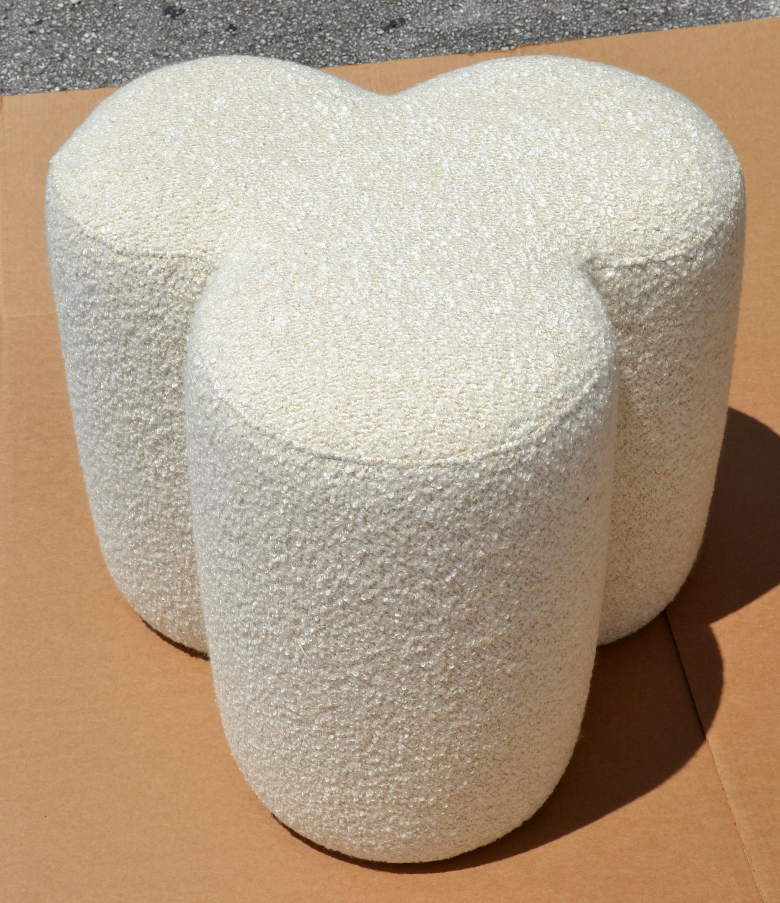 Paire de poufs en laine bouclée en forme de club The Modernity en vente 9