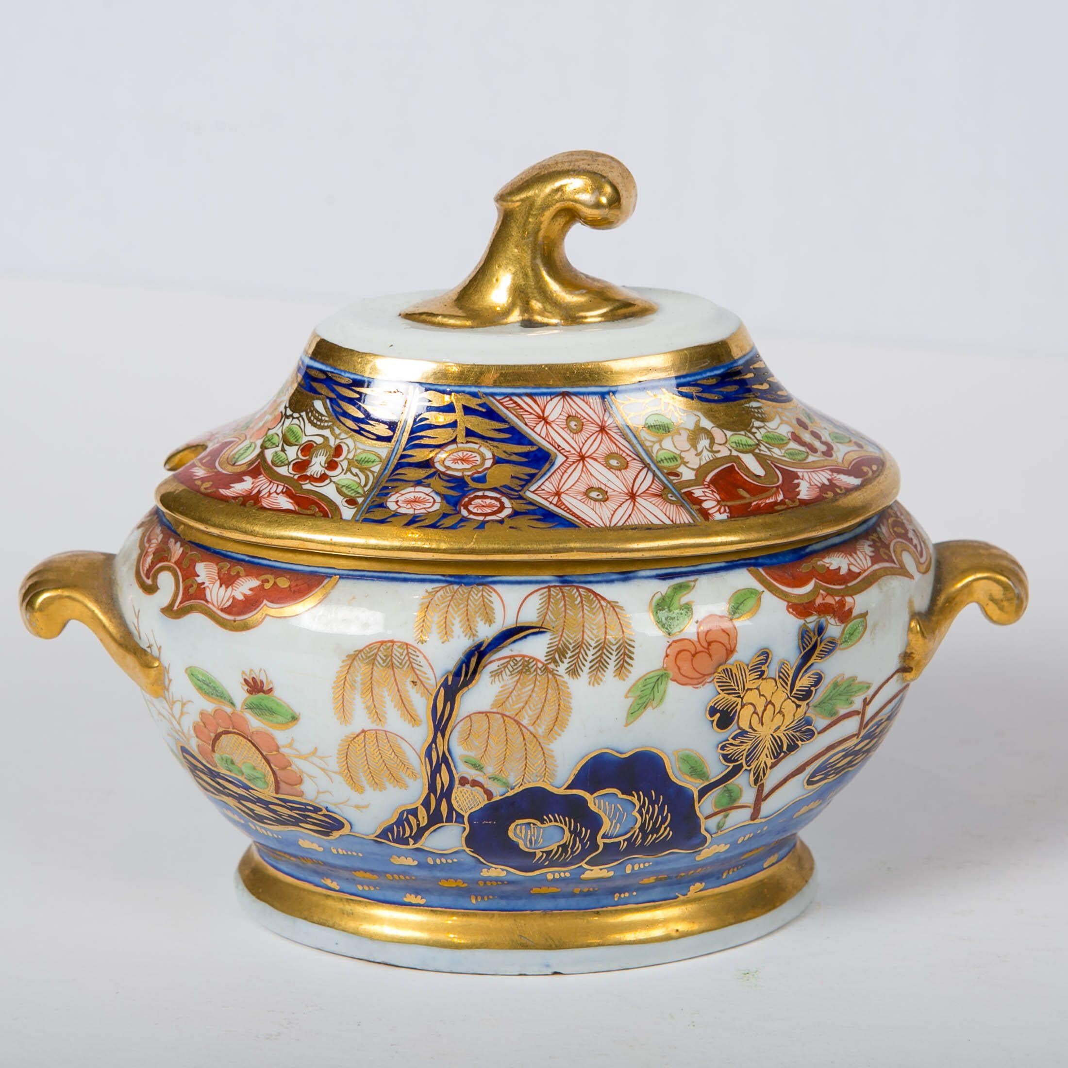 19th Century Pair of Coalport Rock and Tree Pattern Sauce Tureens, England, circa 1820