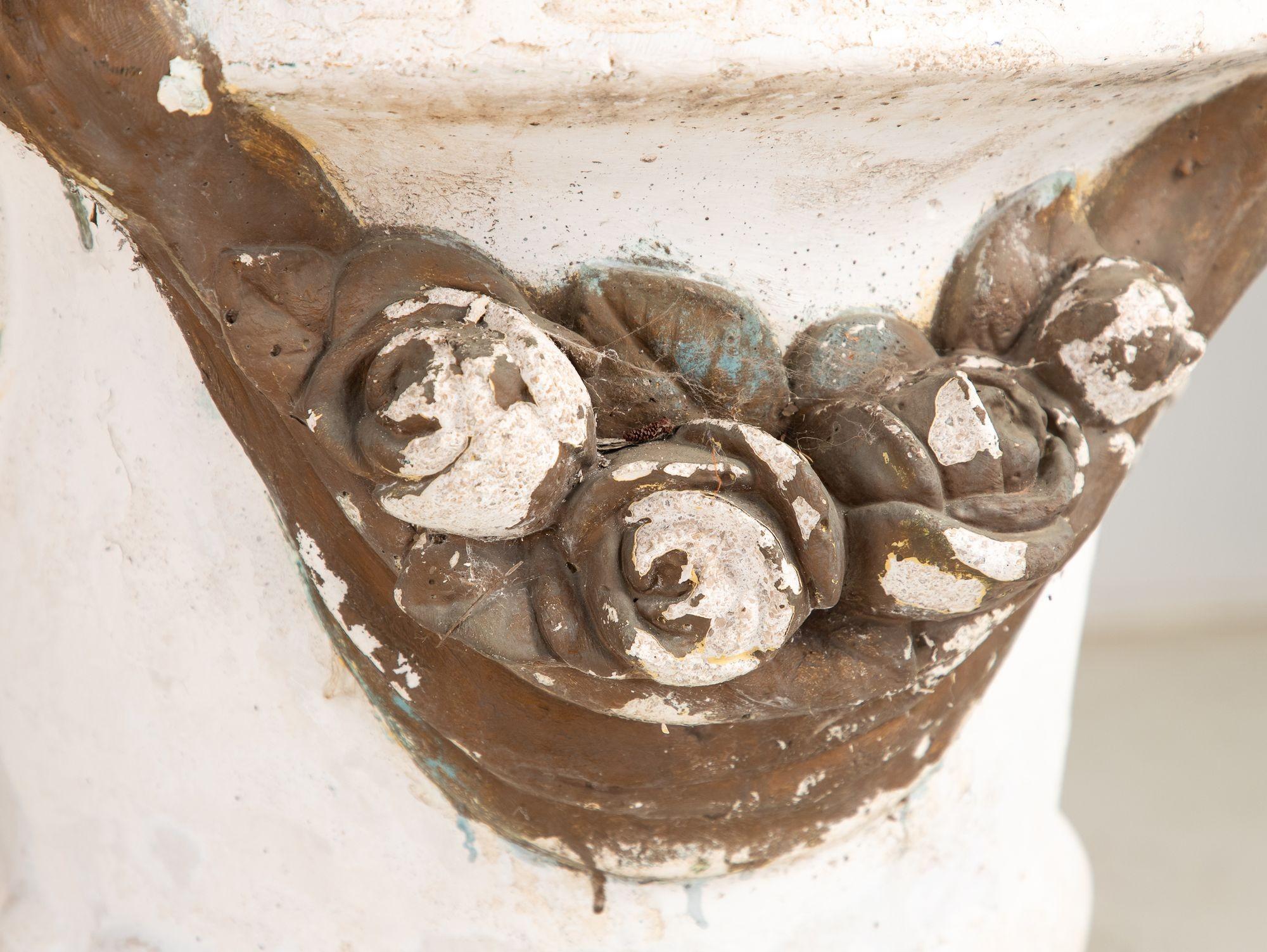 Pareja de Urnas Compuestas de Terracota Rococó Italianas, Mediados del S. XX en Bueno estado para la venta en South Salem, NY