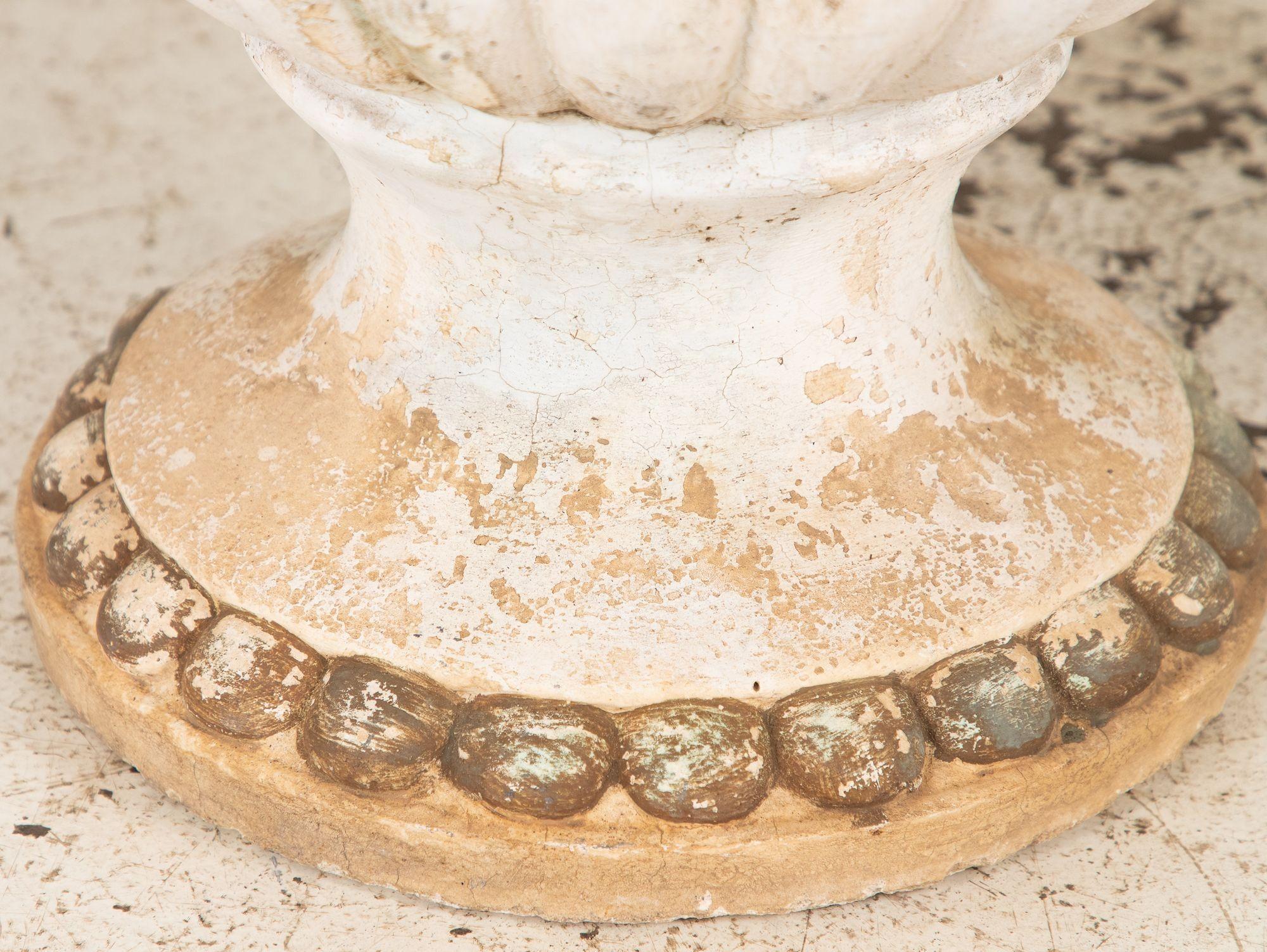 Pareja de Urnas Compuestas de Terracota Rococó Italianas, Mediados del S. XX Concreto en venta