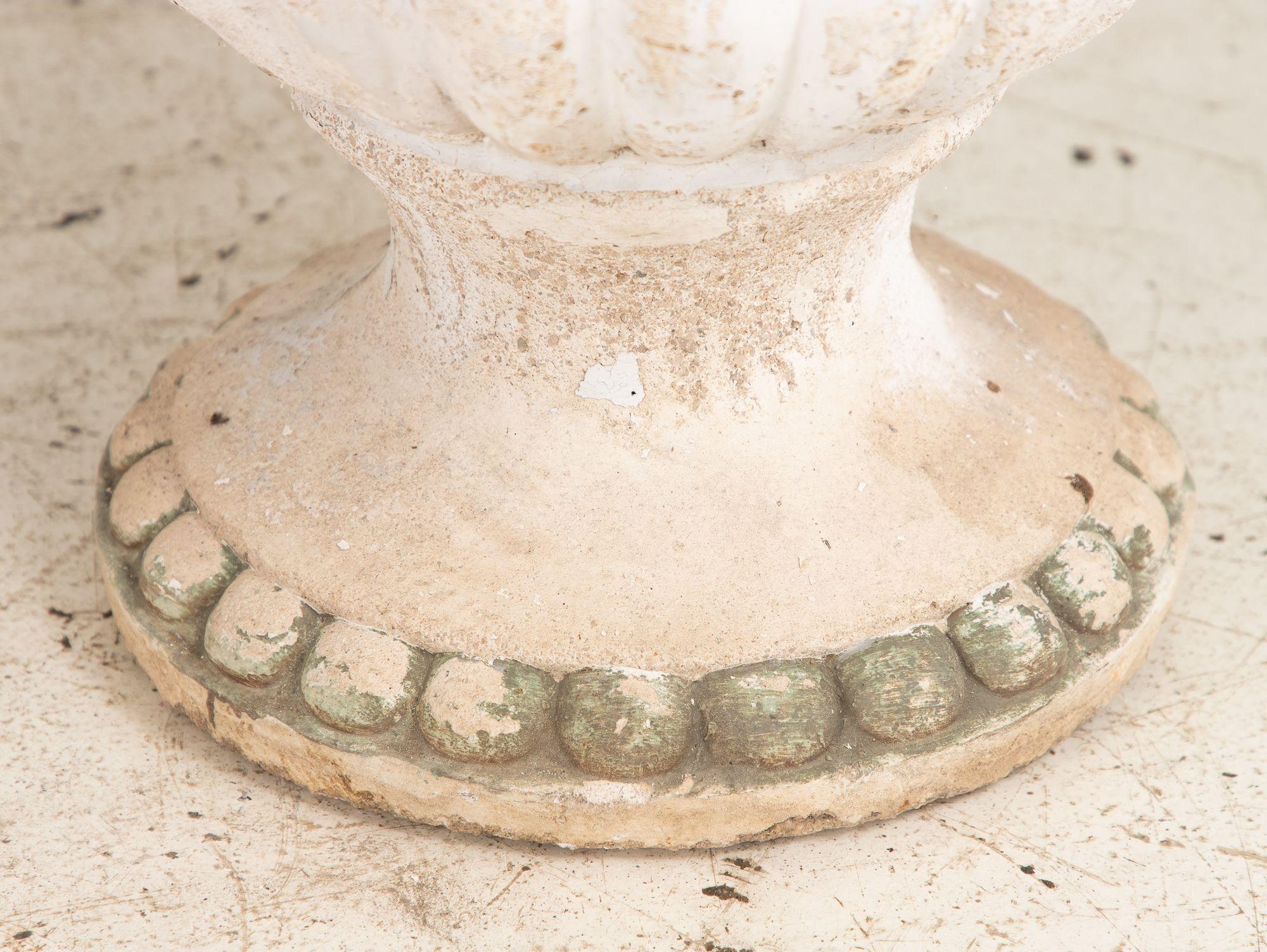 Pareja de Urnas Compuestas de Terracota Rococó Italianas, Mediados del S. XX en venta 1