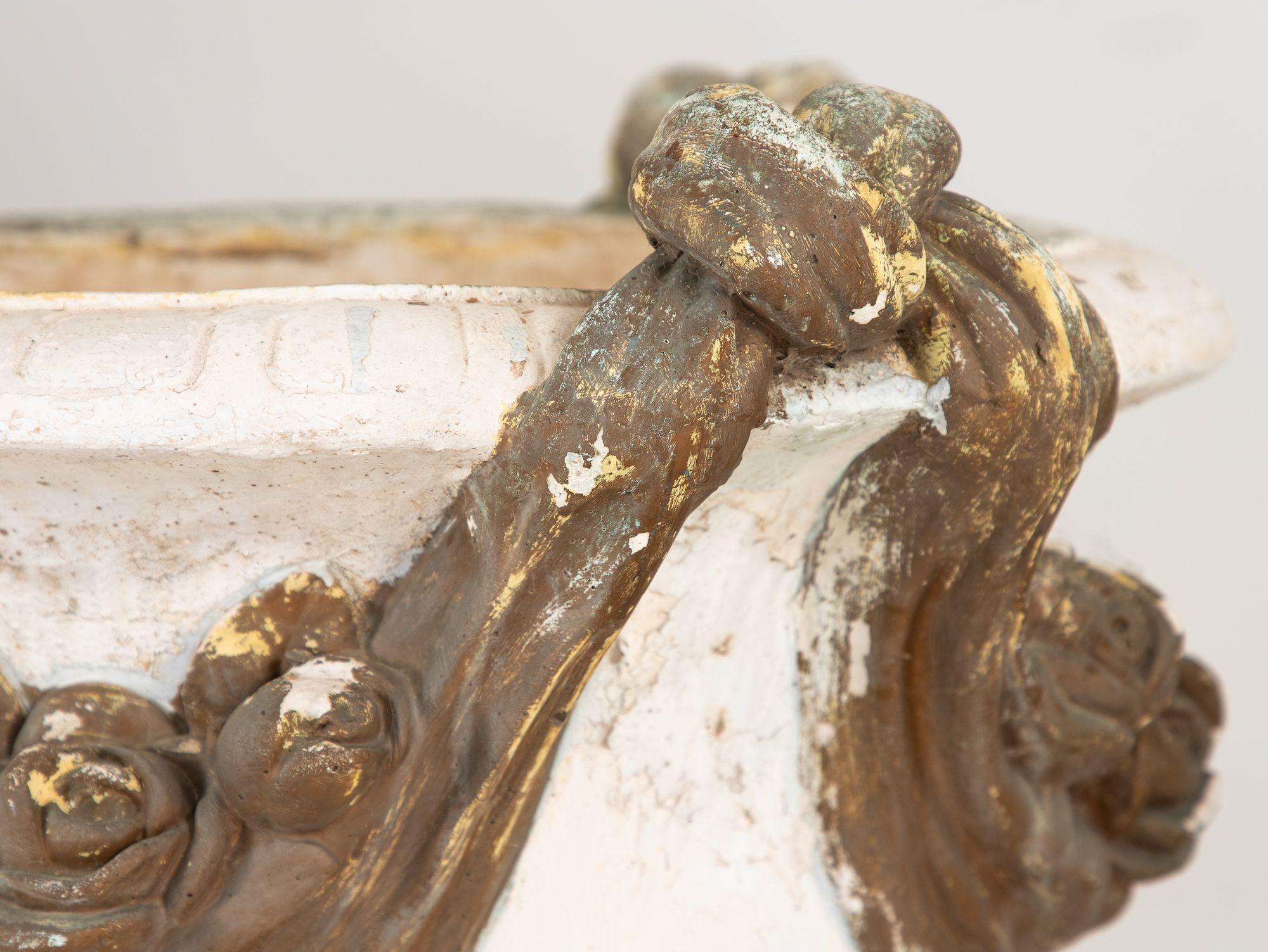 Pareja de Urnas Compuestas de Terracota Rococó Italianas, Mediados del S. XX en venta 2