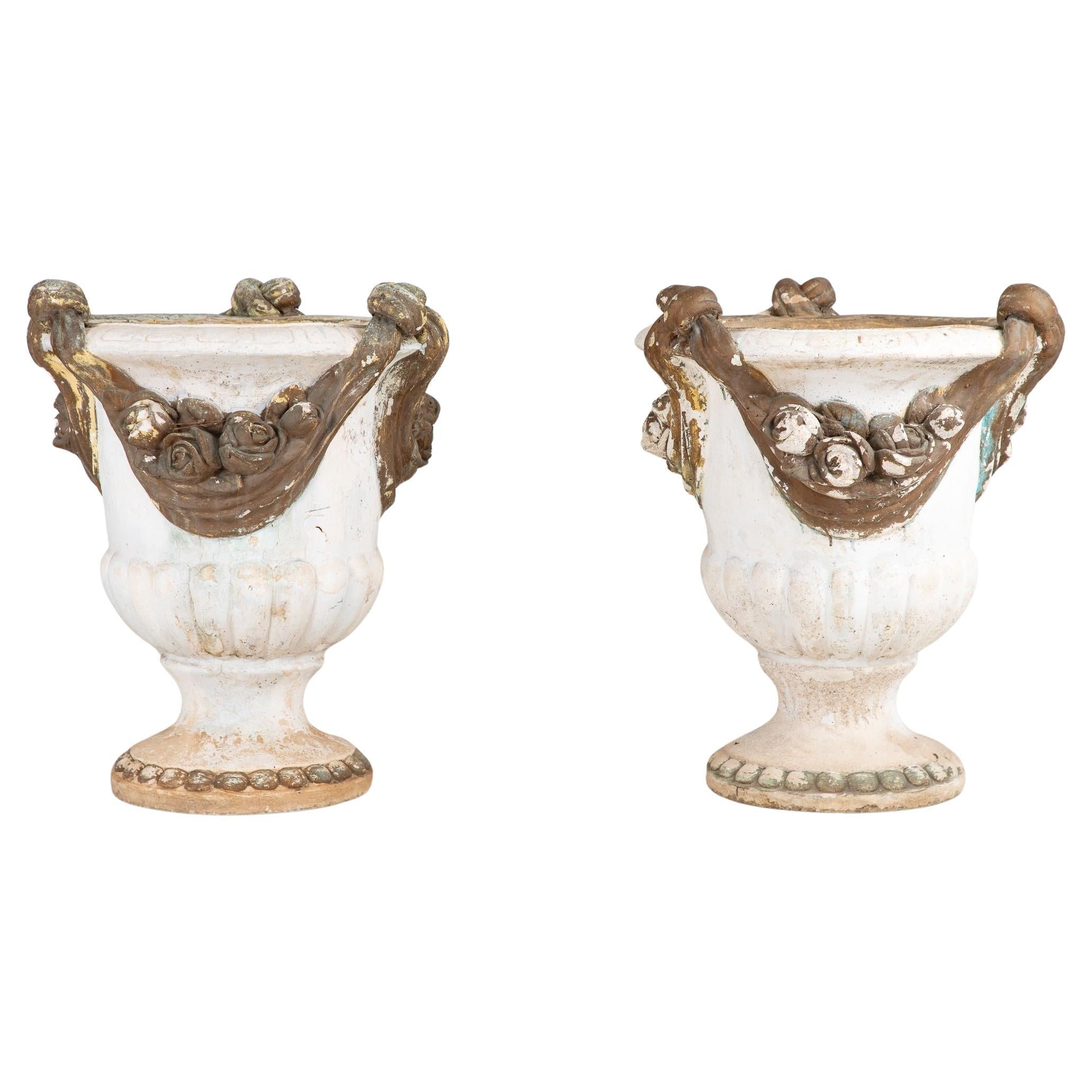 Pareja de Urnas Compuestas de Terracota Rococó Italianas, Mediados del S. XX en venta
