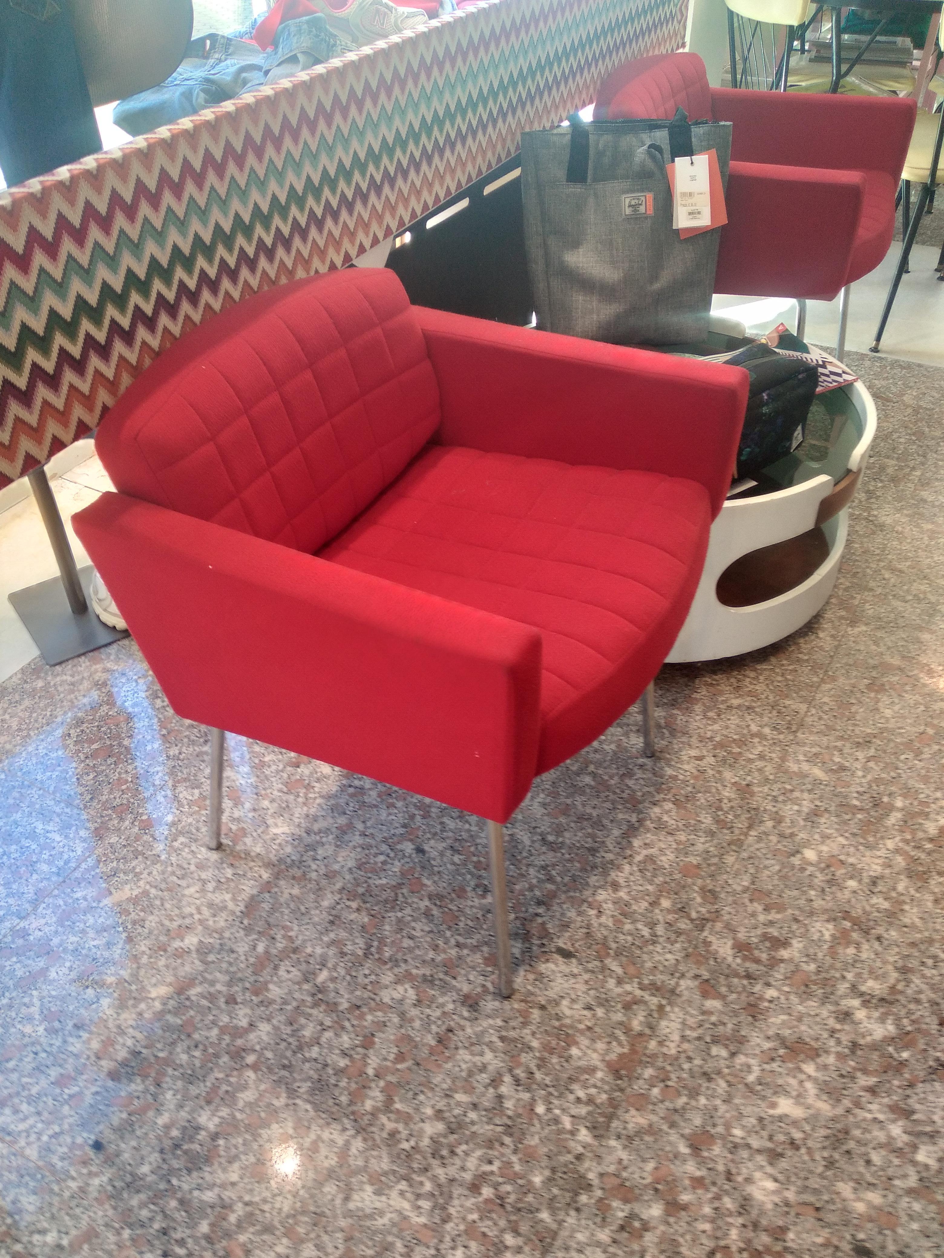 Pair Conseil Red Armchairs by Pierre Guariche Meurop Belgium 1960s In Good Condition For Sale In Lucca, IT