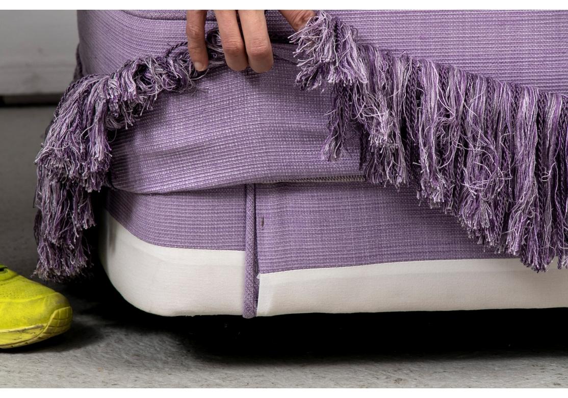 Paar zeitgenössische Club-Drehstühle mit violetter Polsterung im Zustand „Gut“ im Angebot in Bridgeport, CT