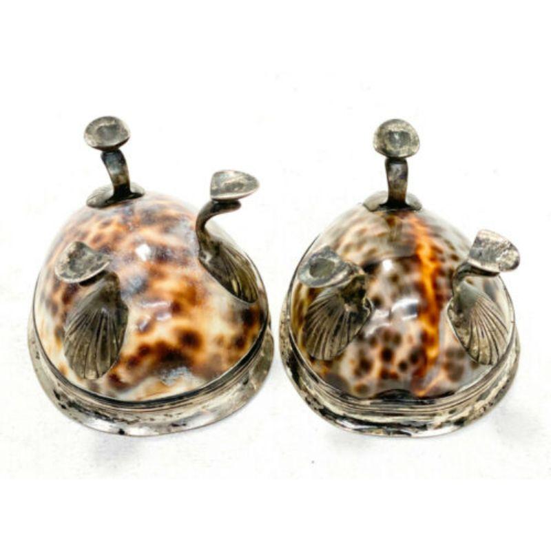Pair Continental Silver Cowry Shell Open Salt Cellars George III, 18th Century In Good Condition For Sale In Gardena, CA