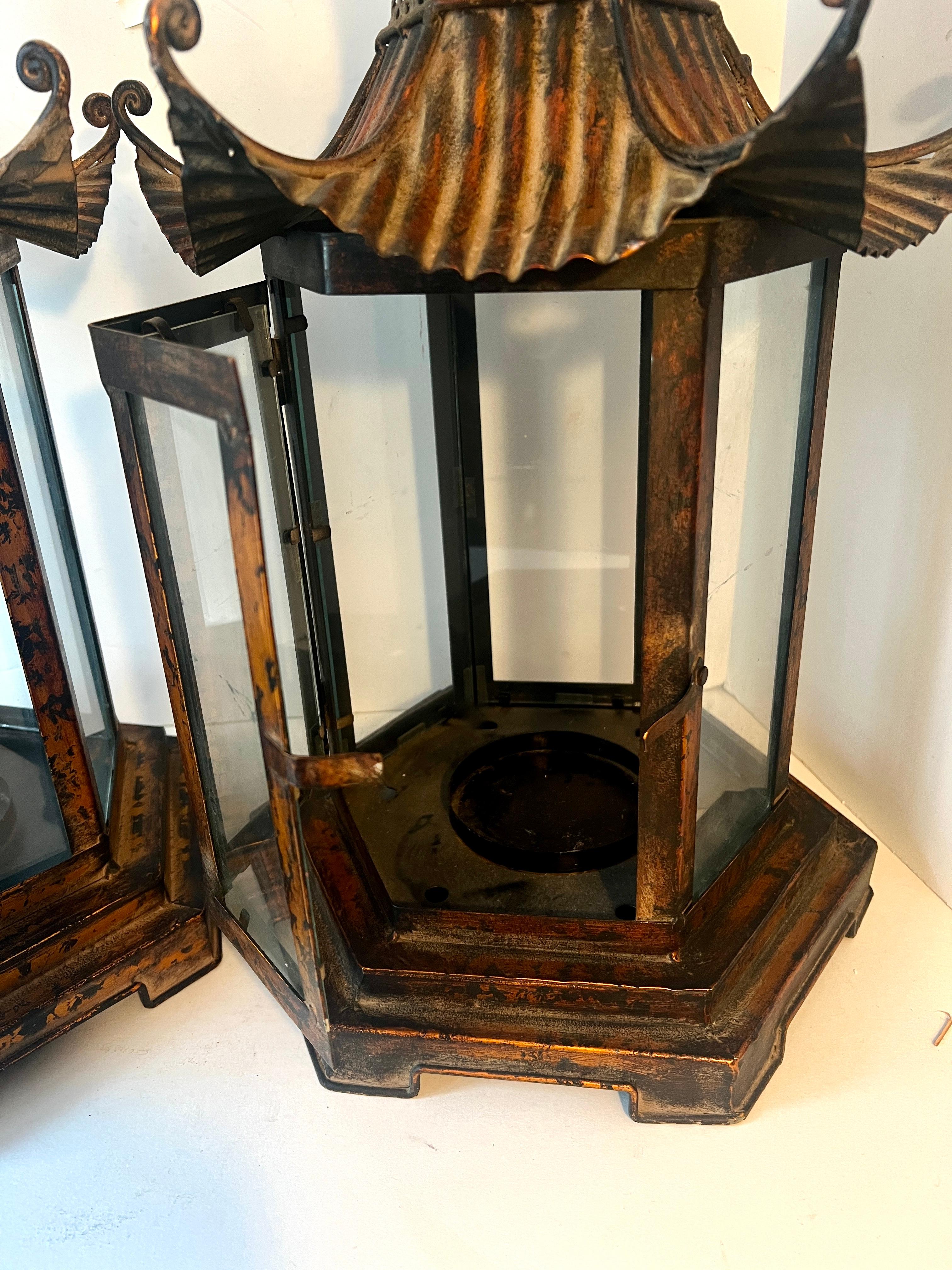 Pair Copper Finish Metal Pagoda Lanterns In Good Condition In Los Angeles, CA