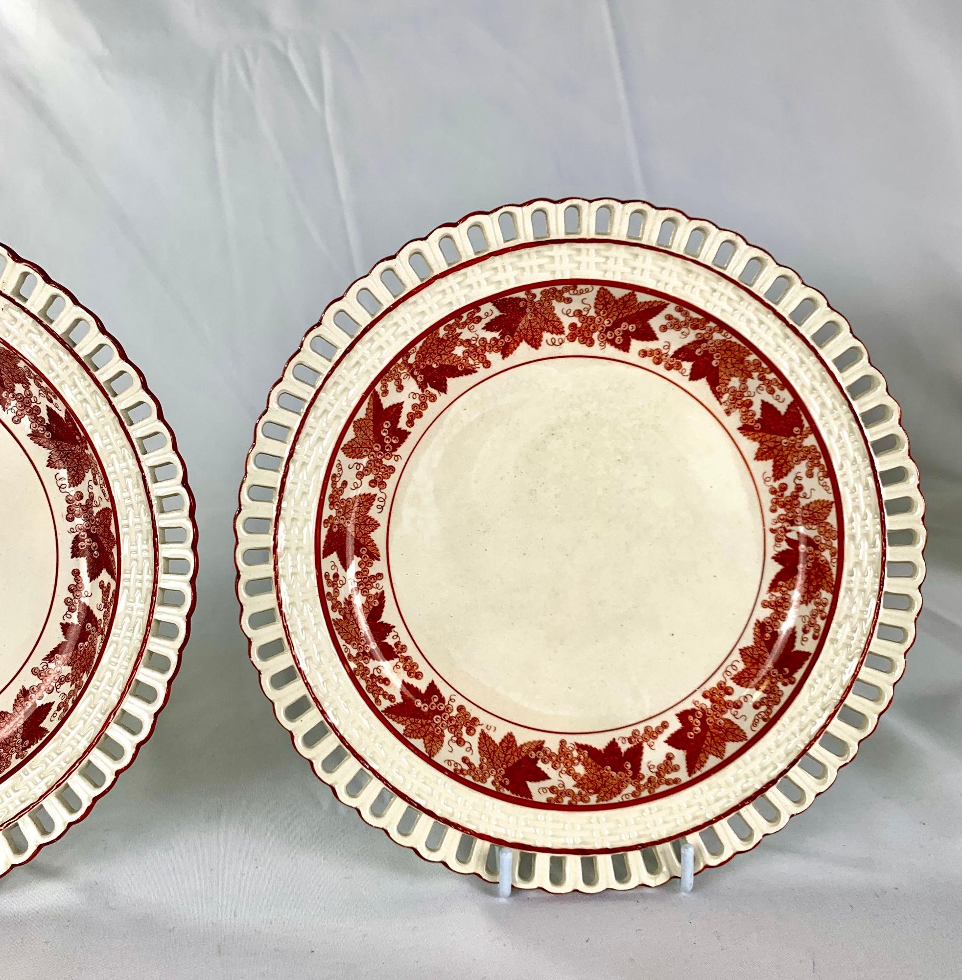 Pair Creamware Dessert Dishes with Sepia Decoration England Circa 1810 In Excellent Condition For Sale In Katonah, NY
