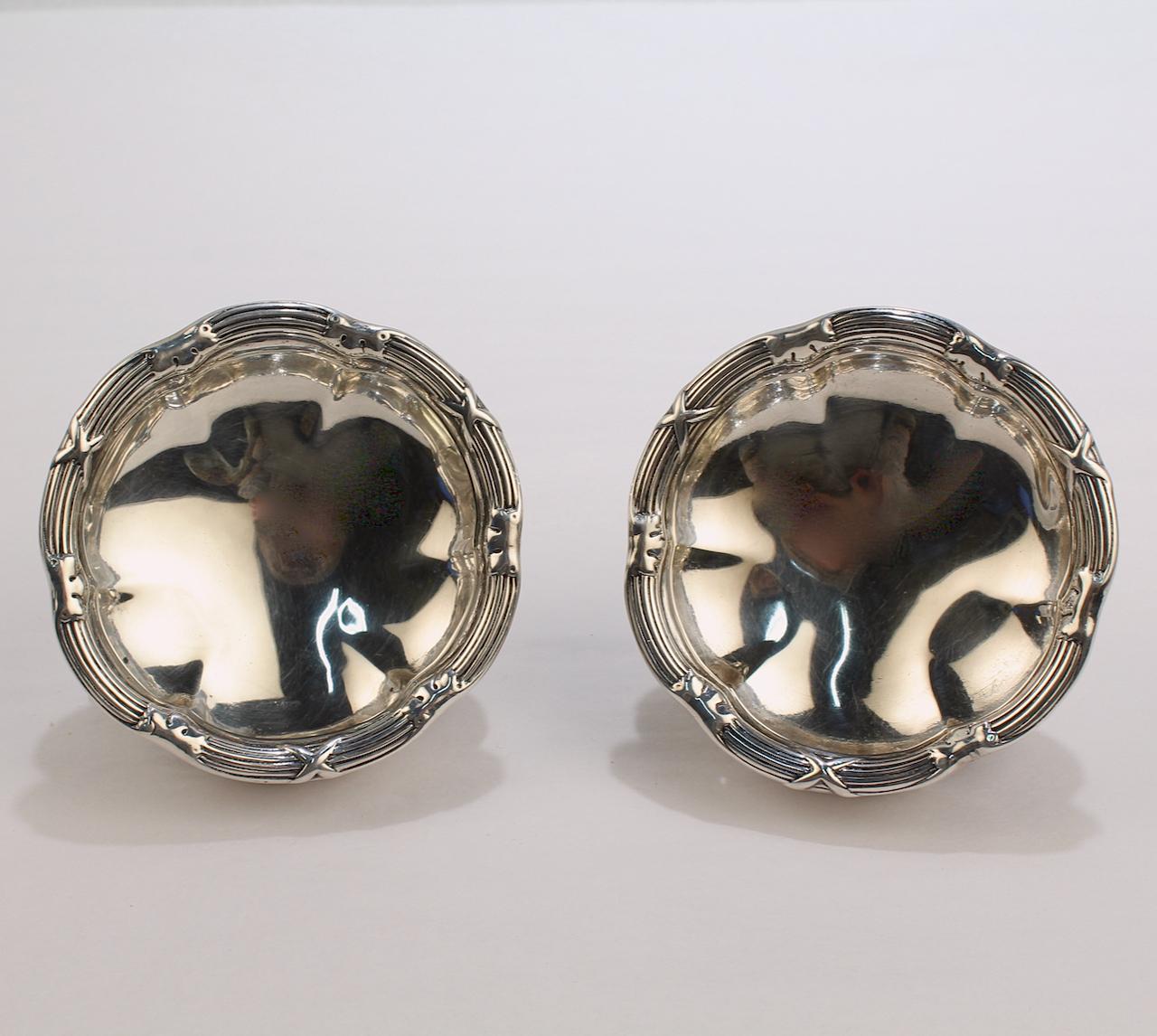 Pair of Crested English Victorian Sterling Silver Salt Cellars by Hunt & Roskell For Sale 3