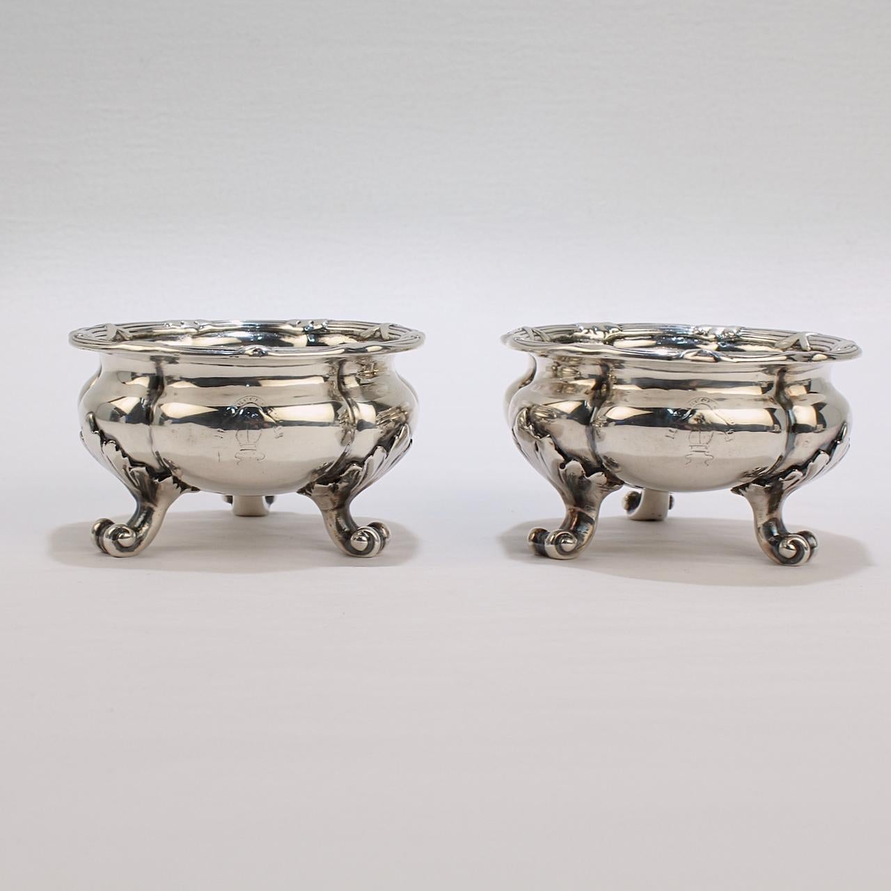 Early Victorian Pair of Crested English Victorian Sterling Silver Salt Cellars by Hunt & Roskell For Sale