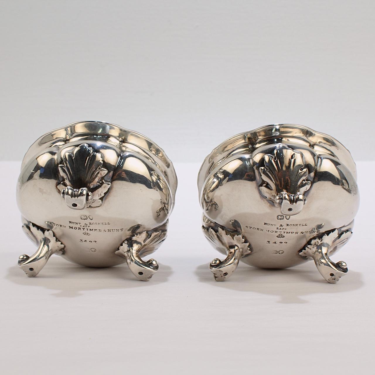 Pair of Crested English Victorian Sterling Silver Salt Cellars by Hunt & Roskell For Sale 1