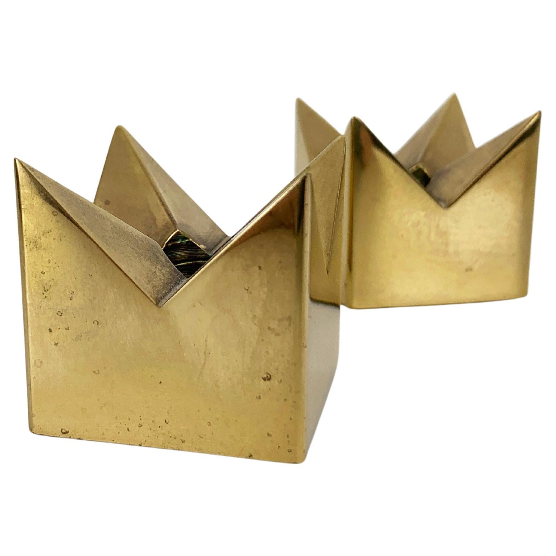 Coppia di portacandele a corona in ottone massiccio di Pierre Forssell Skultuna Svezia anni 
60