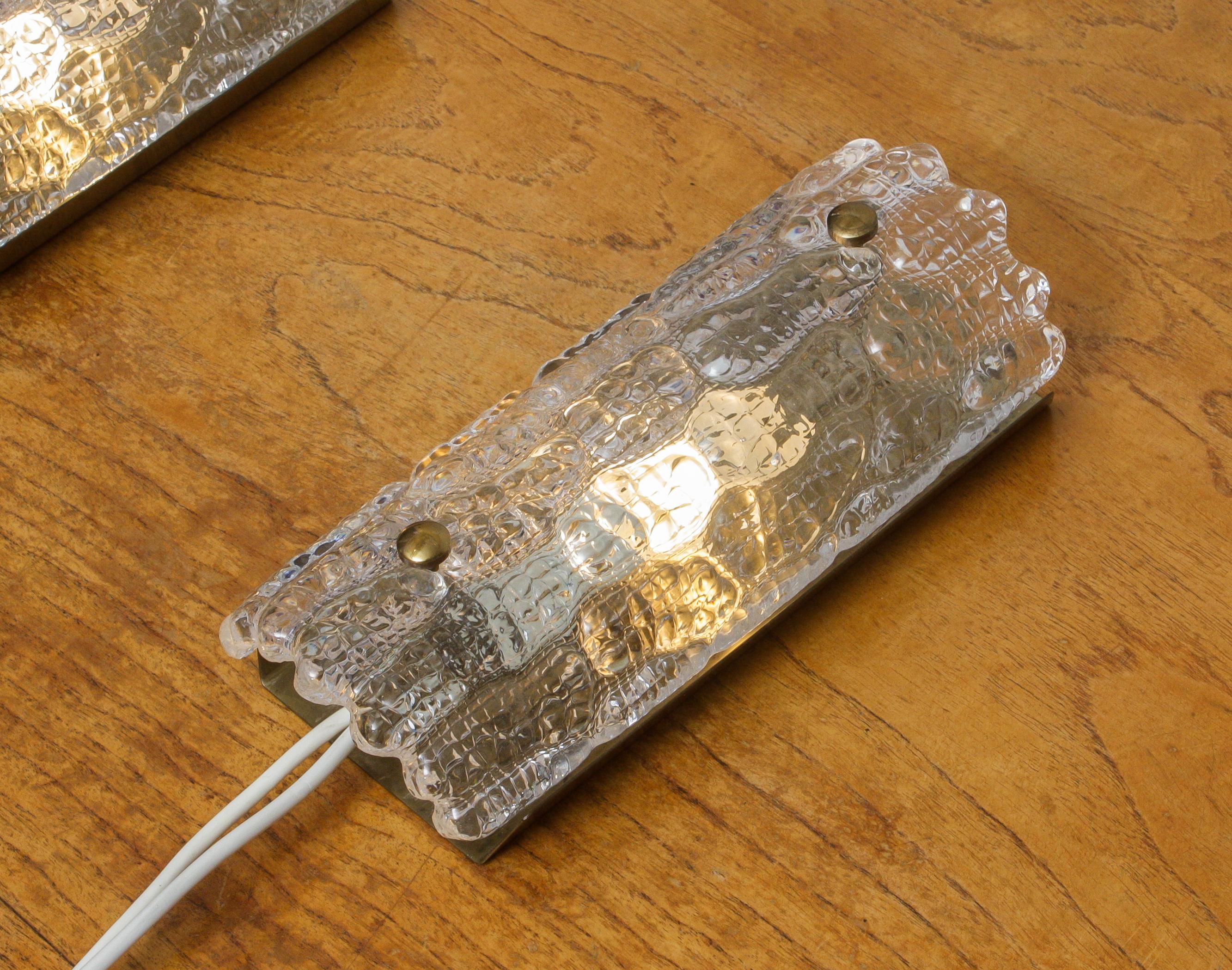 Mid-Century Modern Paire de lampes murales en cristal de Carl Fagerlund pour Orrefors. Suède, années 1960 en vente