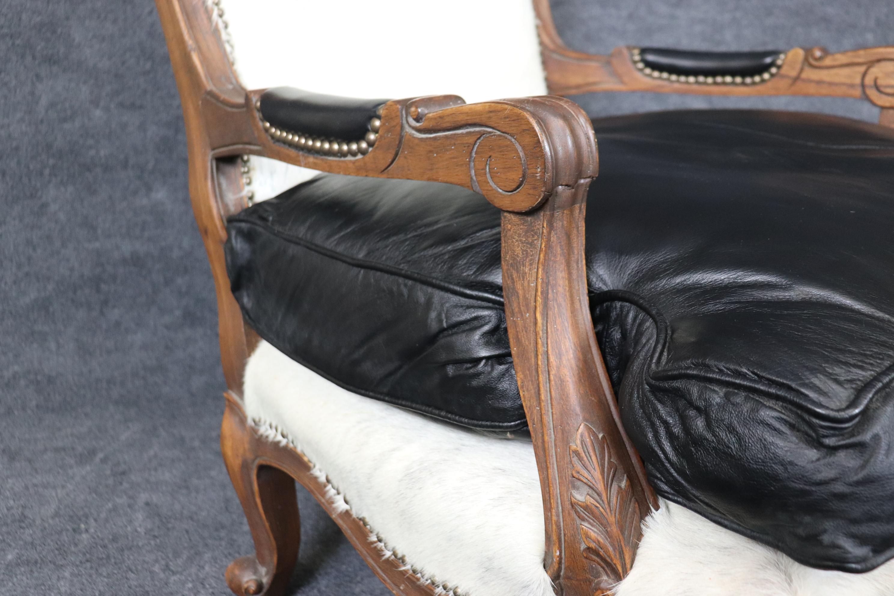 Pair Custom Cowhide and Smooth Black Leather French Louis XV Bergere Chairs For Sale 3