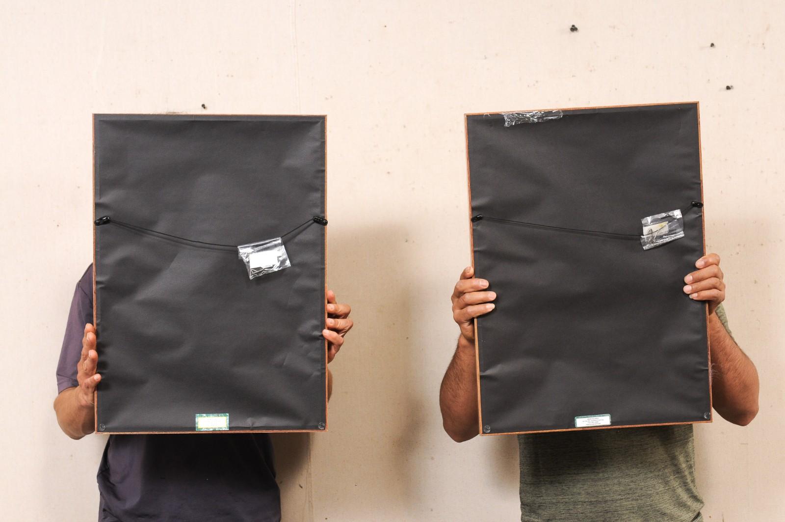 Paire d'artefacts romains encadrés sur mesure, 16