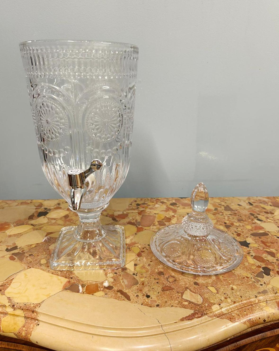 Pair Cut Glass Spirit Dispensers Liquor Home Pub In Good Condition For Sale In Potters Bar, GB
