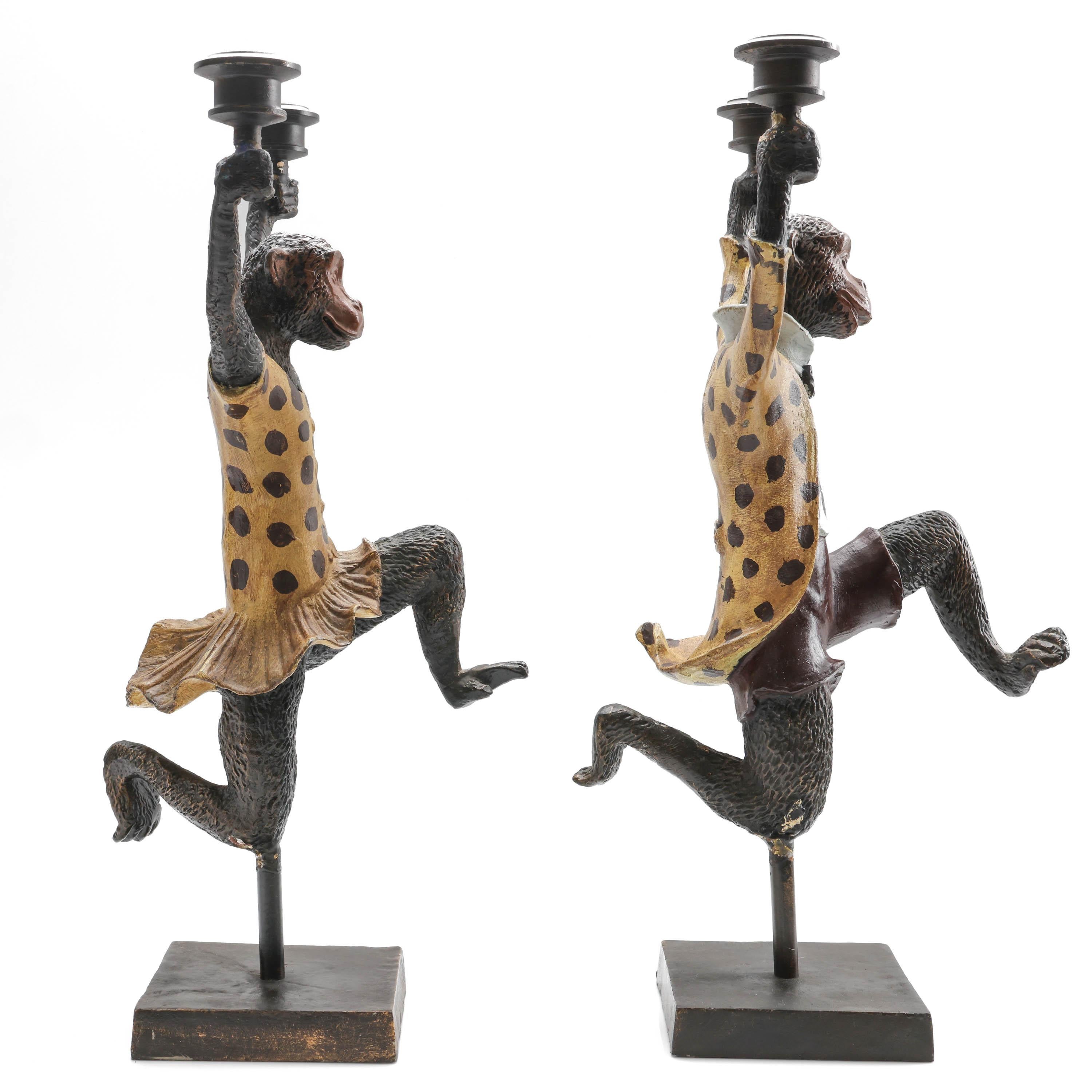 Pareja de Candelabros Figurita de Hierro Disfrazados de Monos Bailarines  Scully y Scully Artista