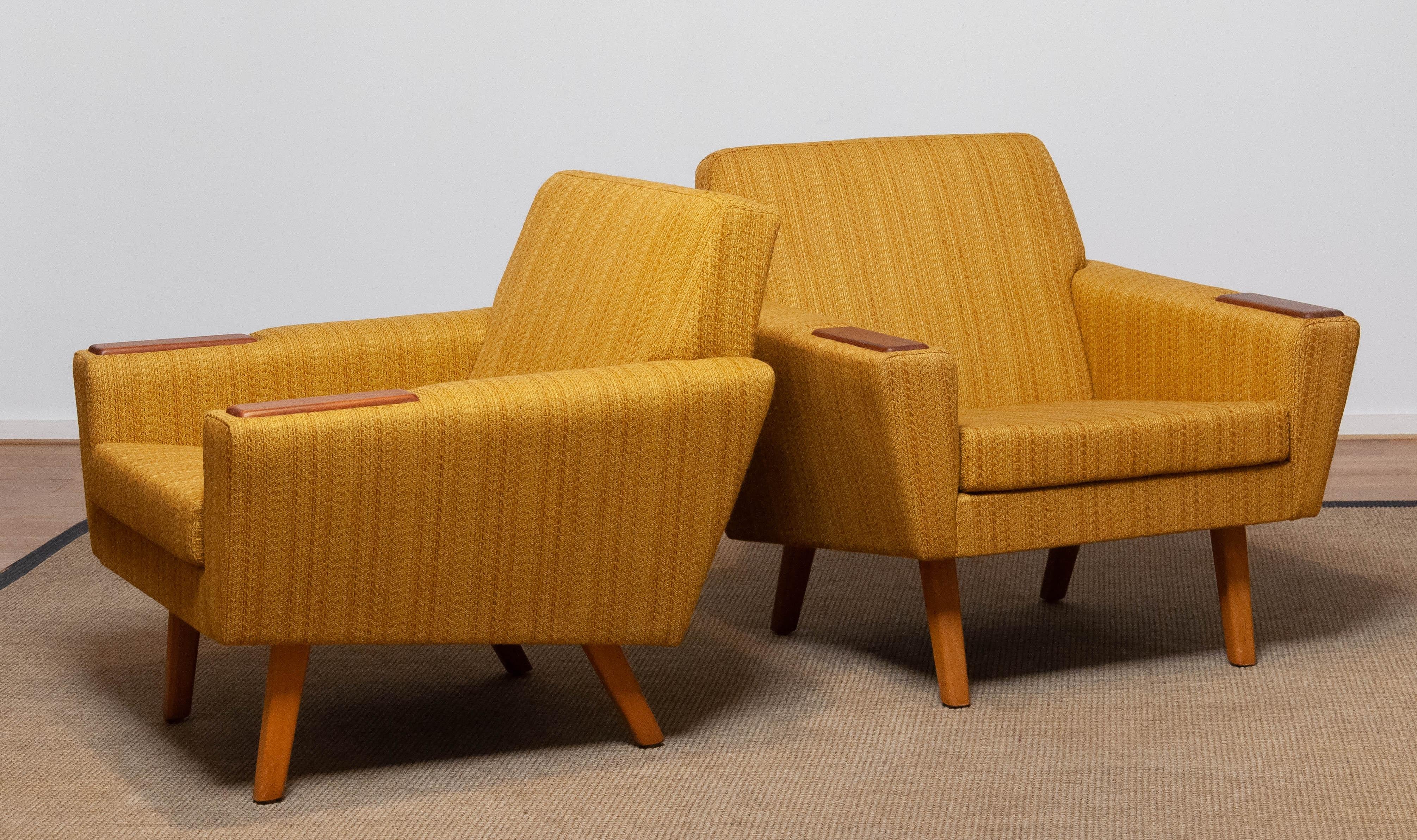 Pair Danisch Lounge Chairs with Ochre Fabric And Teak Paws, Denmark 1950s 6