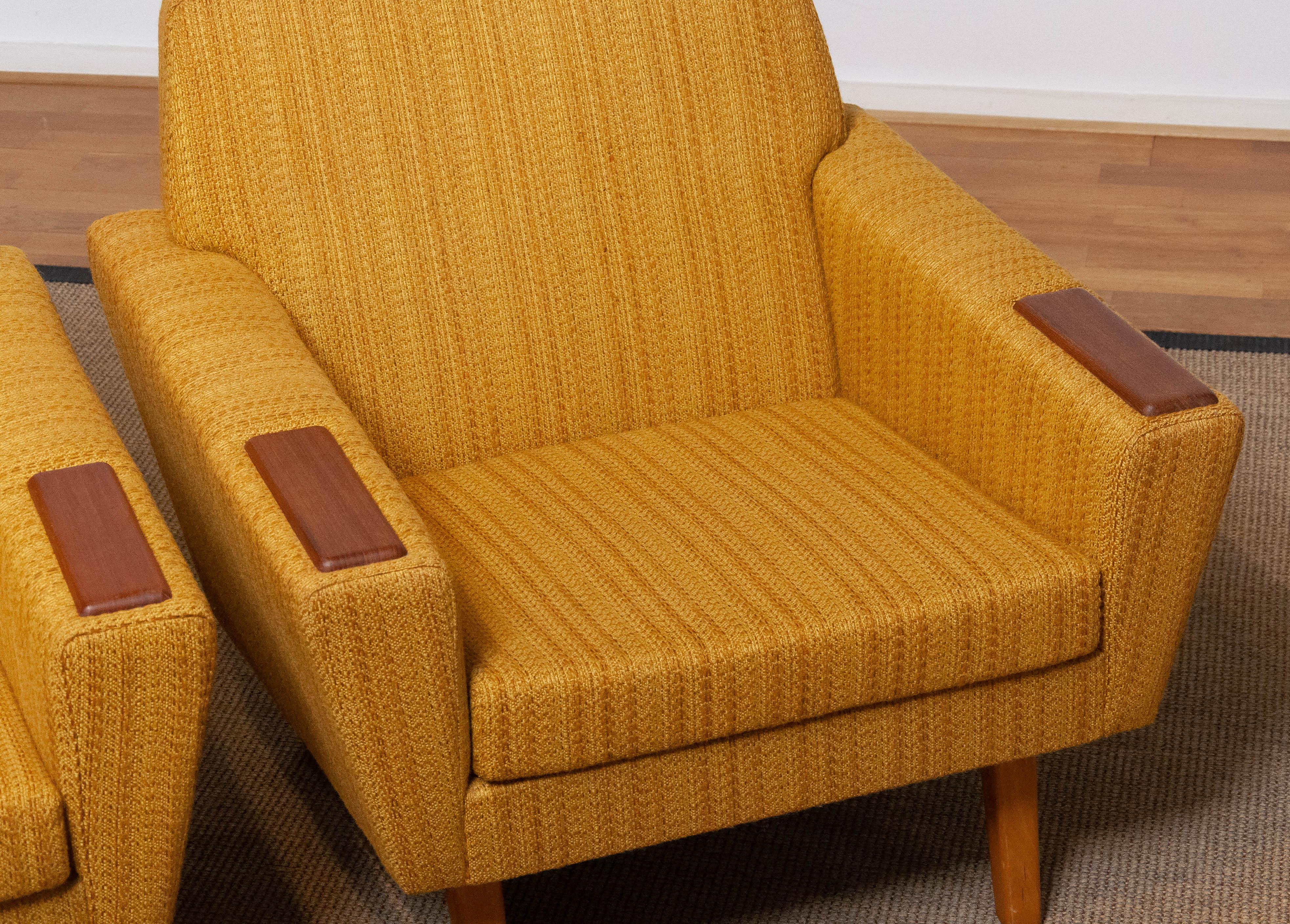 Pair Danisch Lounge Chairs with Ochre Fabric And Teak Paws, Denmark 1950s 2