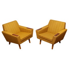 Pair Danisch Lounge Chairs with Ochre Fabric And Teak Paws, Denmark 1950s