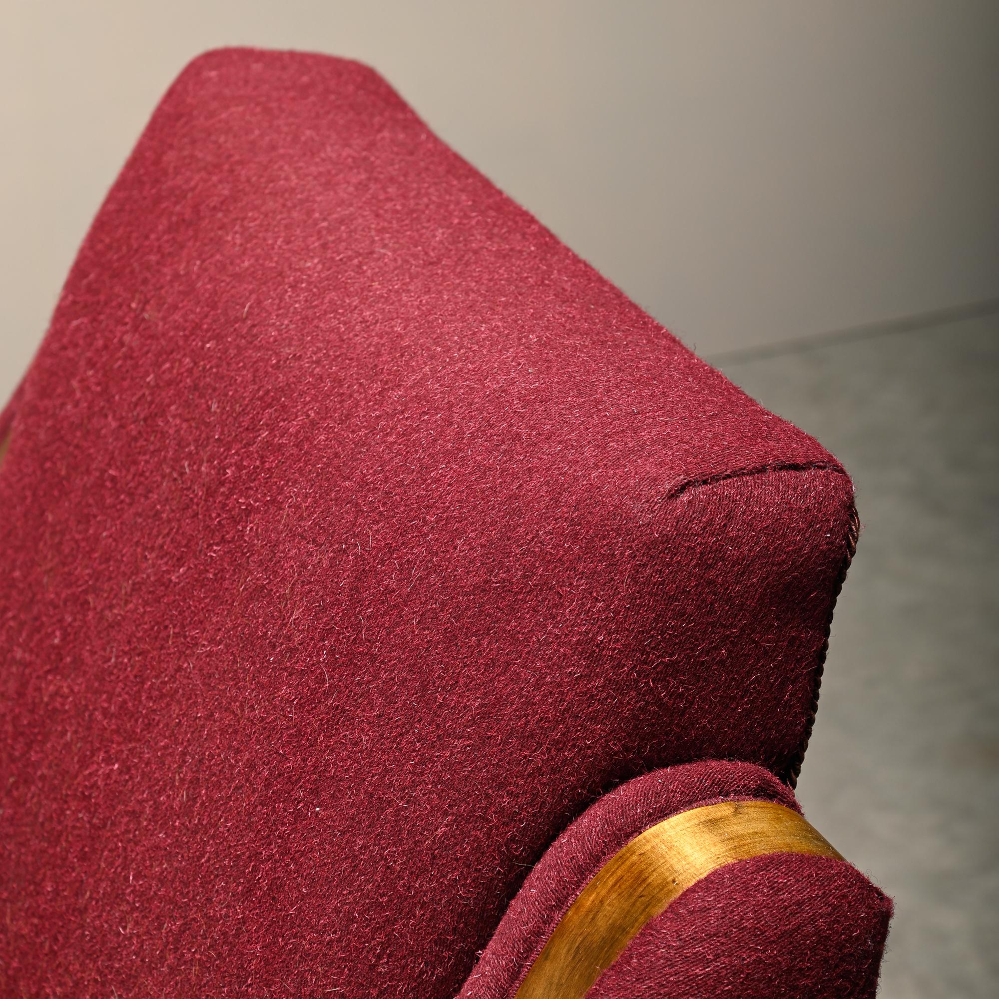 Paire de fauteuils Art Déco d'ébéniste danois en tissu de laine bordeaux en vente 9