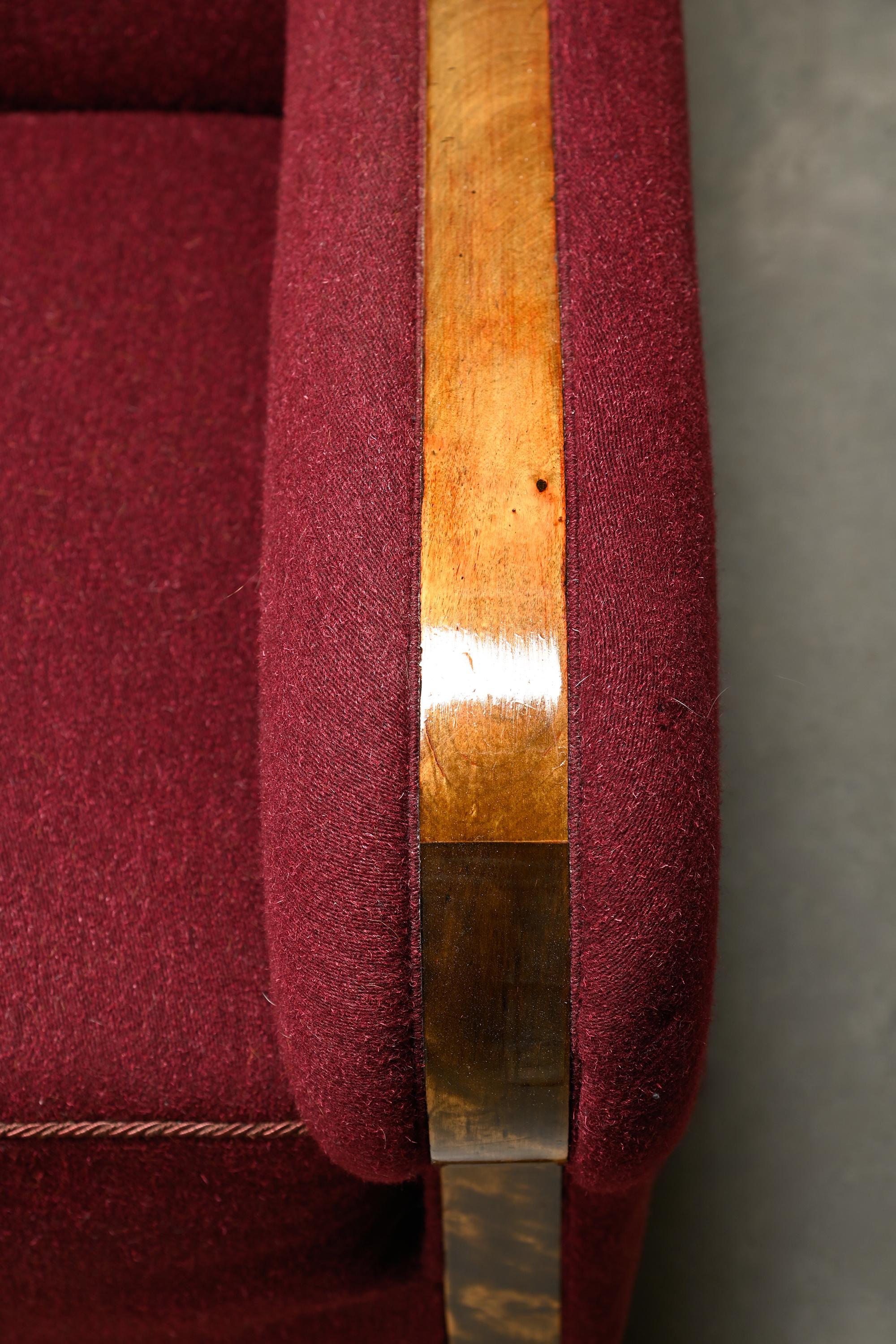 Paire de fauteuils Art Déco d'ébéniste danois en tissu de laine bordeaux en vente 11