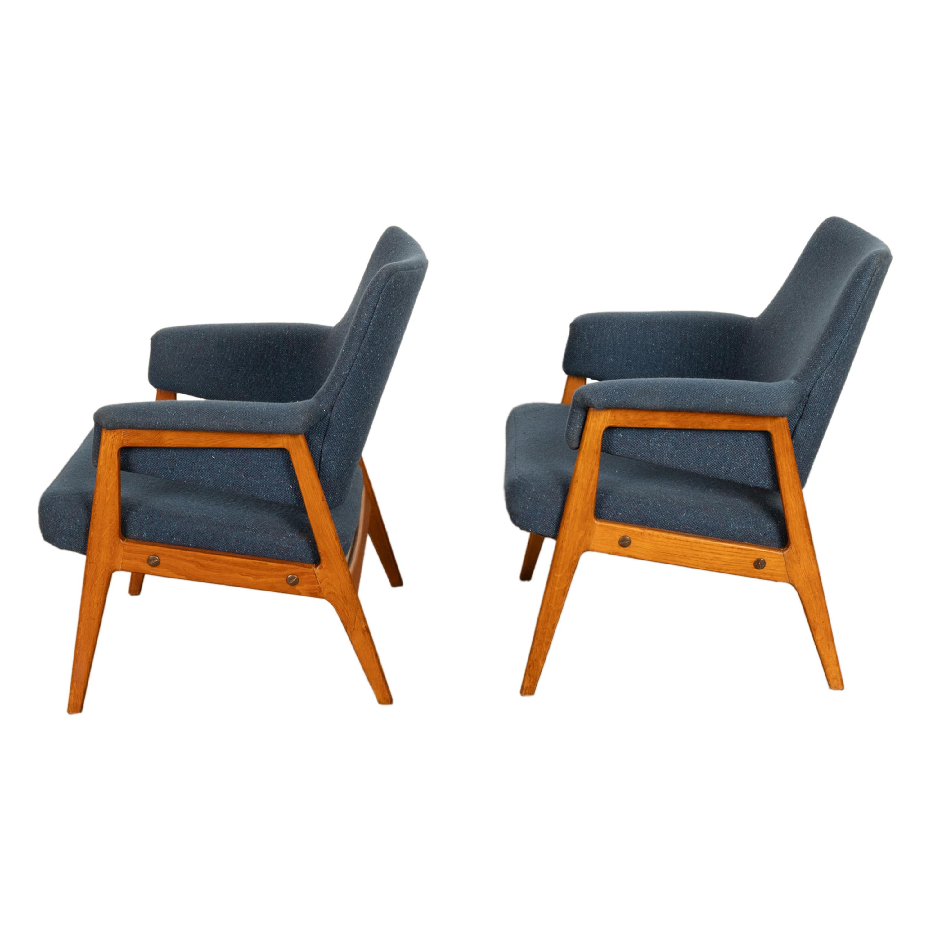 Paire de chaises à accoudoirs danoises modernes du MId siècle Karl-Erik Ekselius pour JOC Möbler 1960 en vente 6