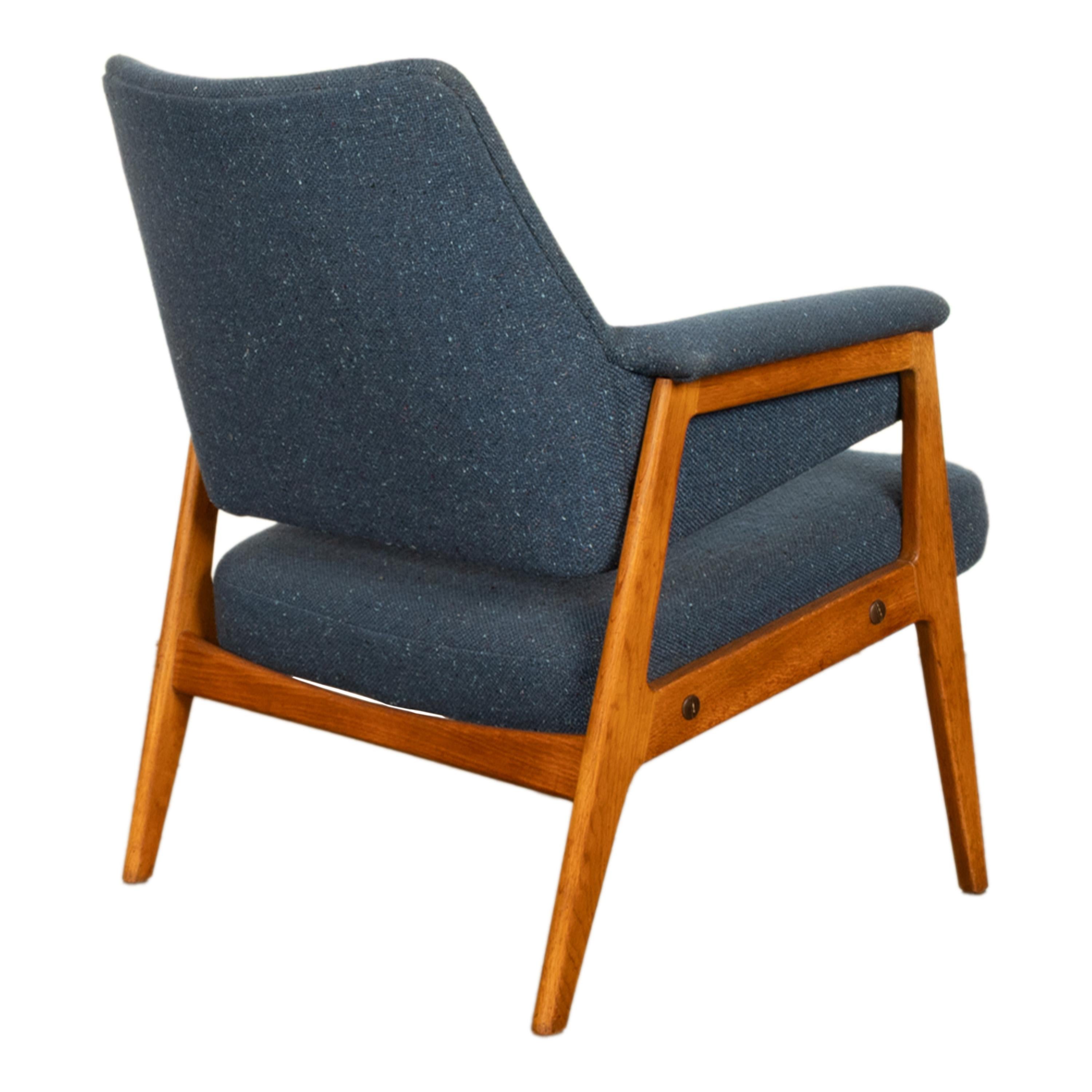 Paire de chaises à accoudoirs danoises modernes du MId siècle Karl-Erik Ekselius pour JOC Möbler 1960 en vente 11