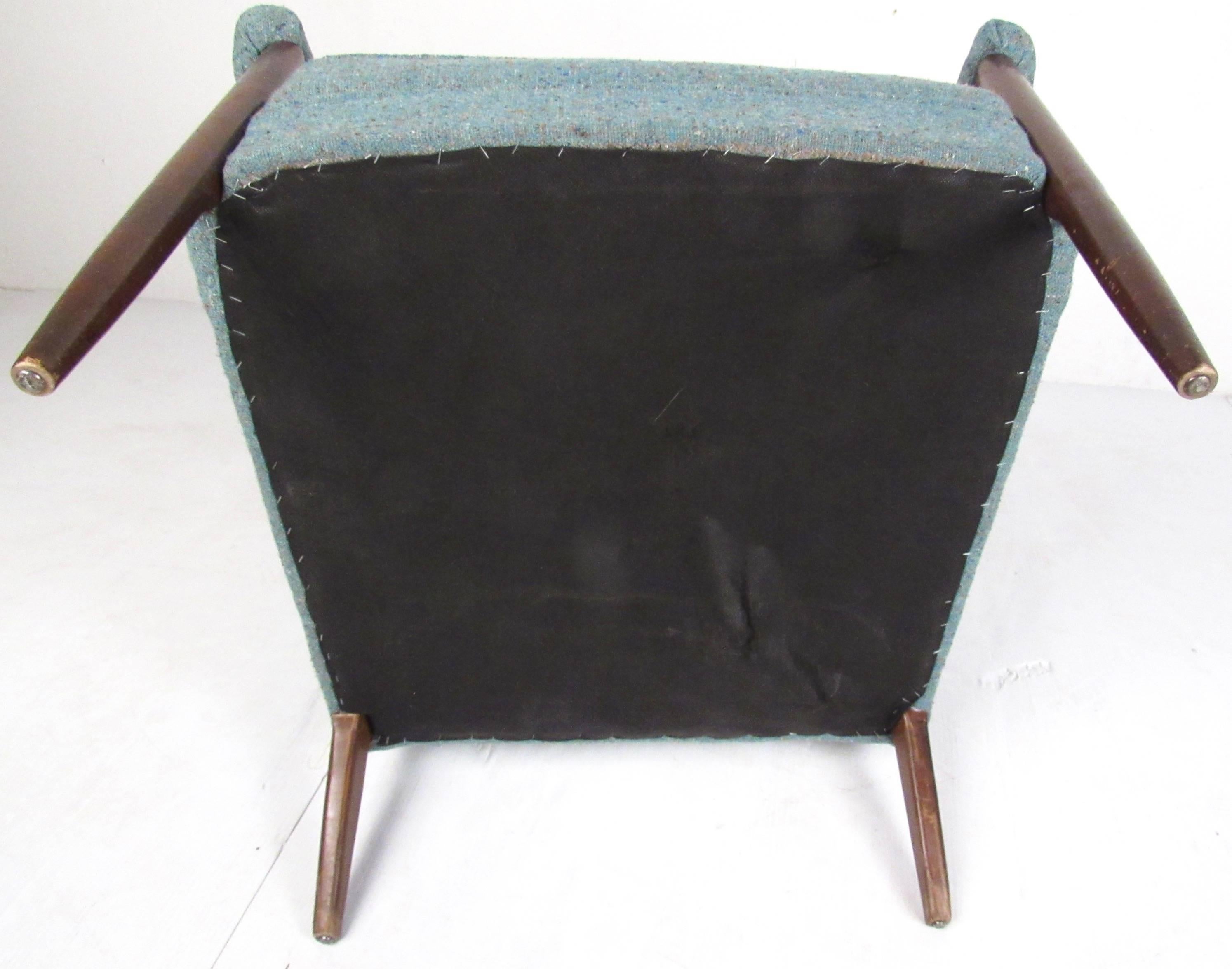 Pair of Danish Modern Lounge Chairs 7