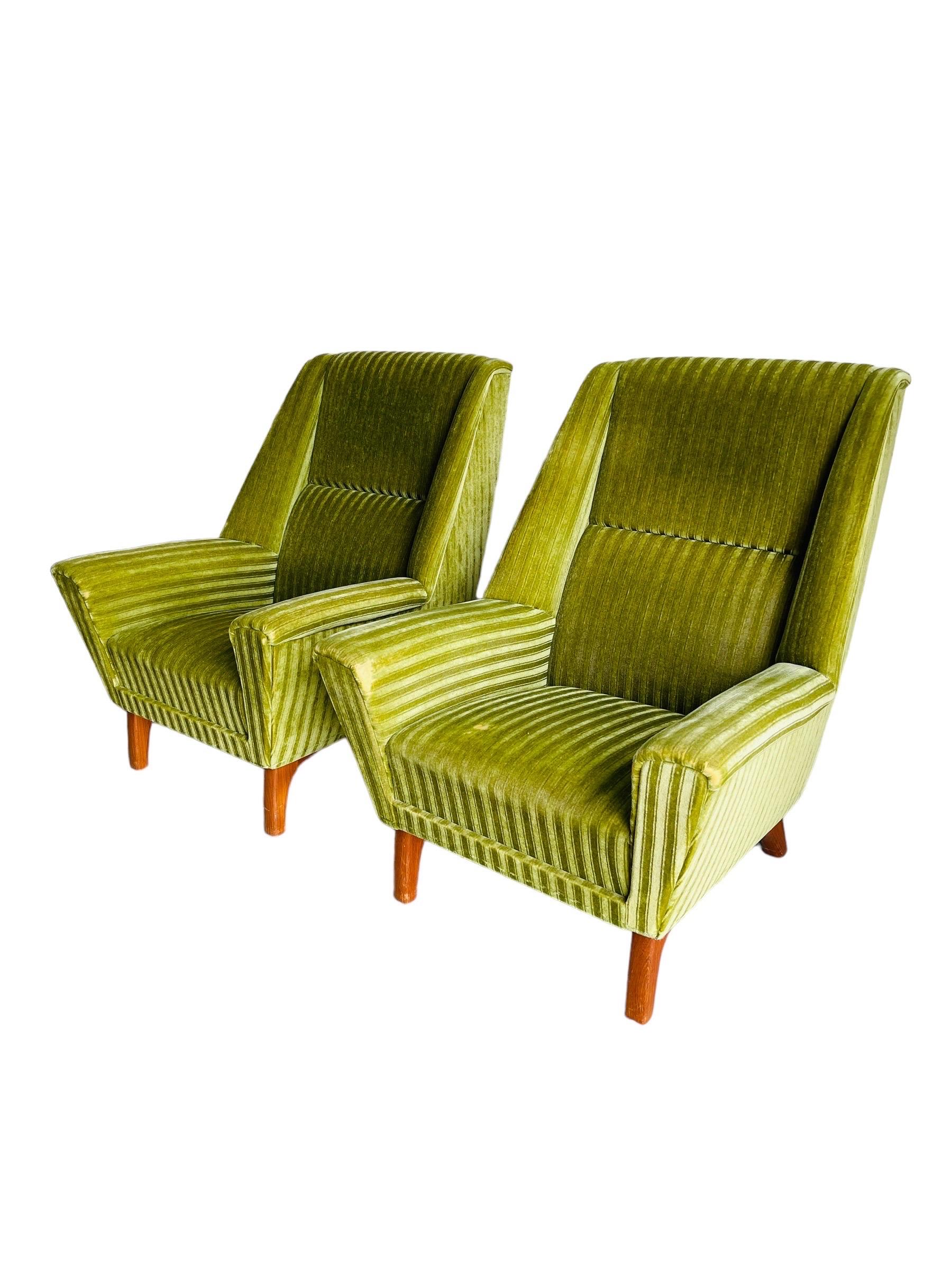 Mid-Century Modern Pair Danish Modern Lounge Chairs  For Sale