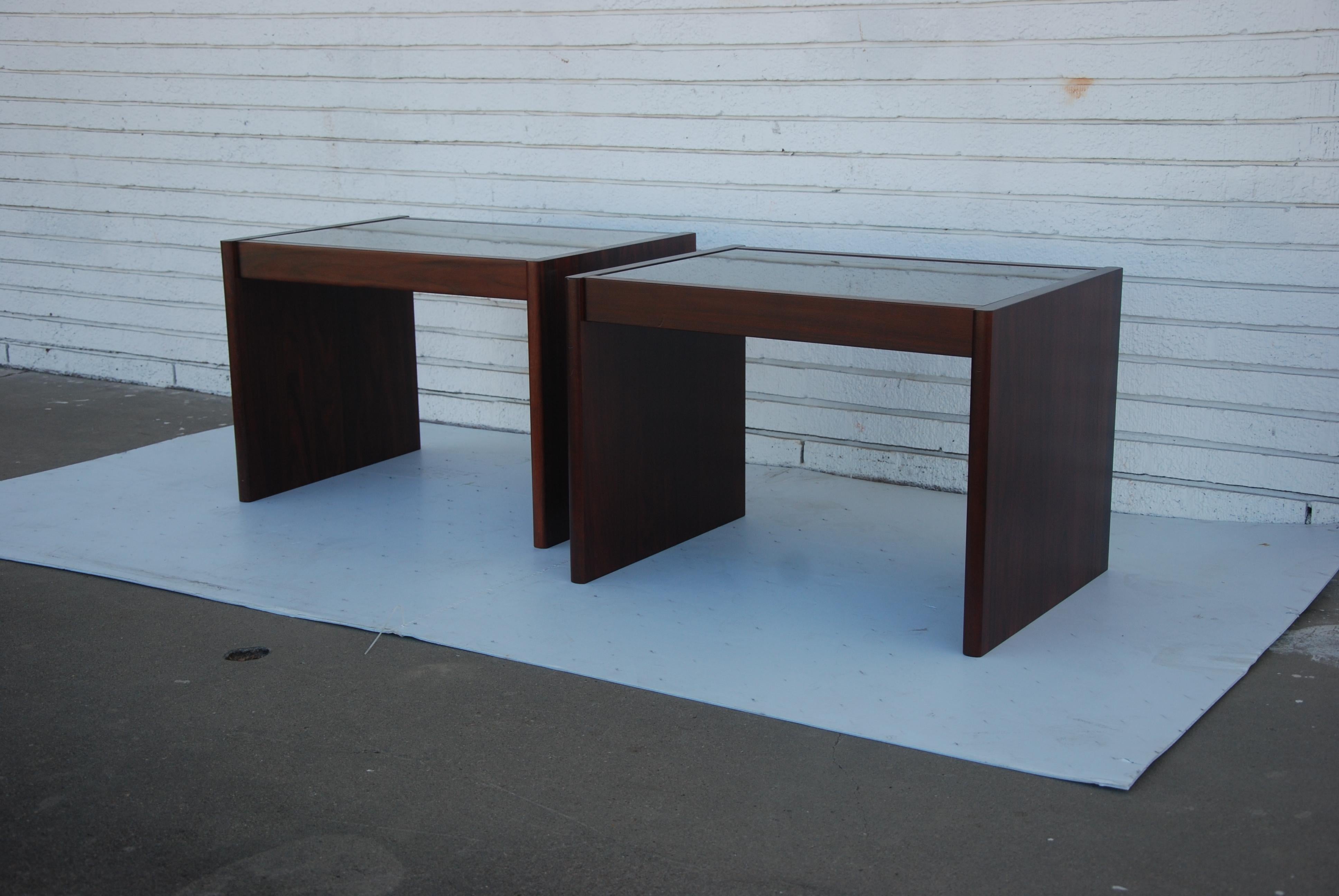Pair of Danish Modern Rosewood End Tables by Komfort In Good Condition For Sale In Pasadena, TX