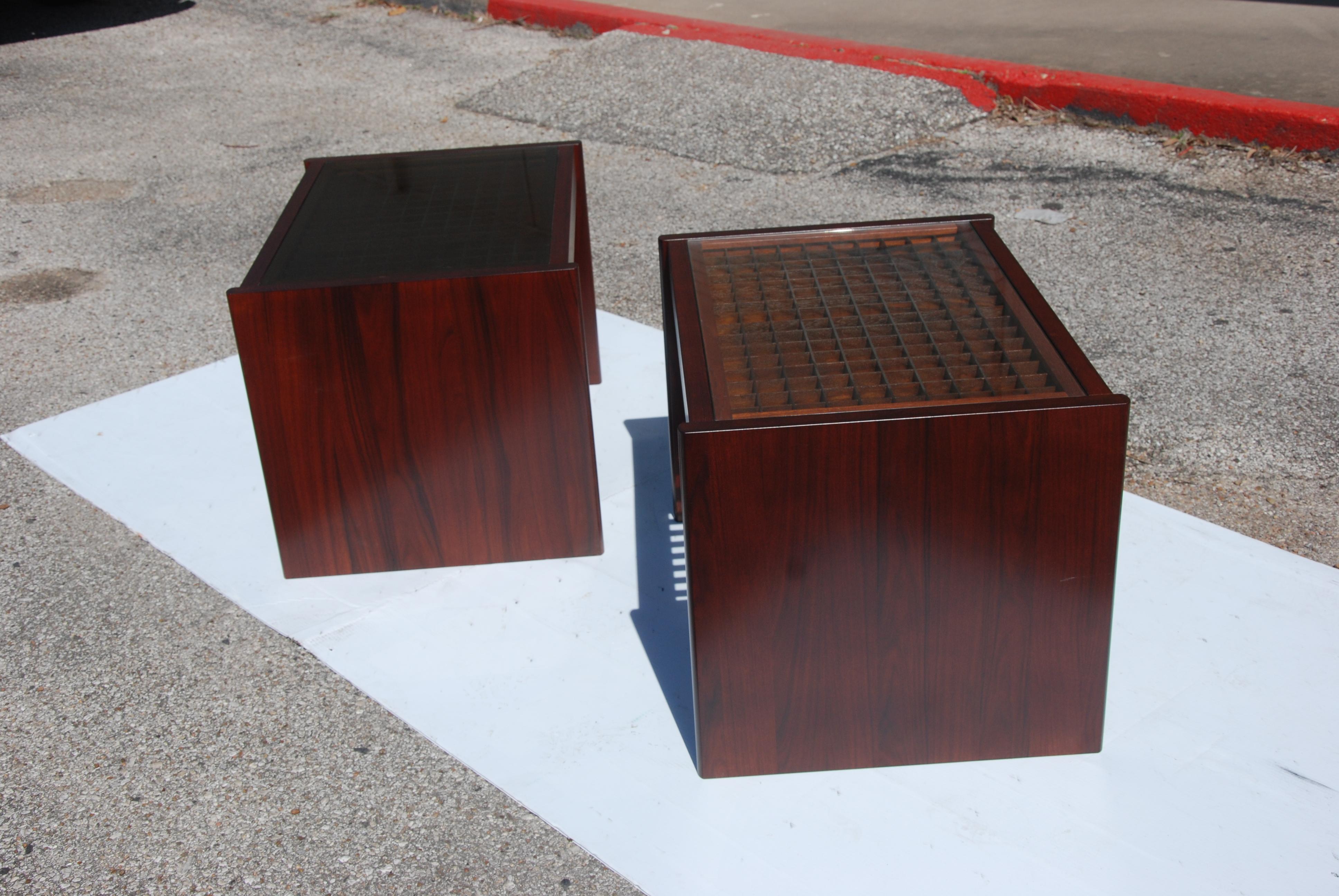 Mid-20th Century Pair of Danish Modern Rosewood End Tables by Komfort For Sale
