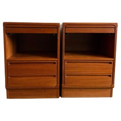 Coppia di comodini moderni danesi in teak di Nils Jonsson per Torring Mobelfabrik