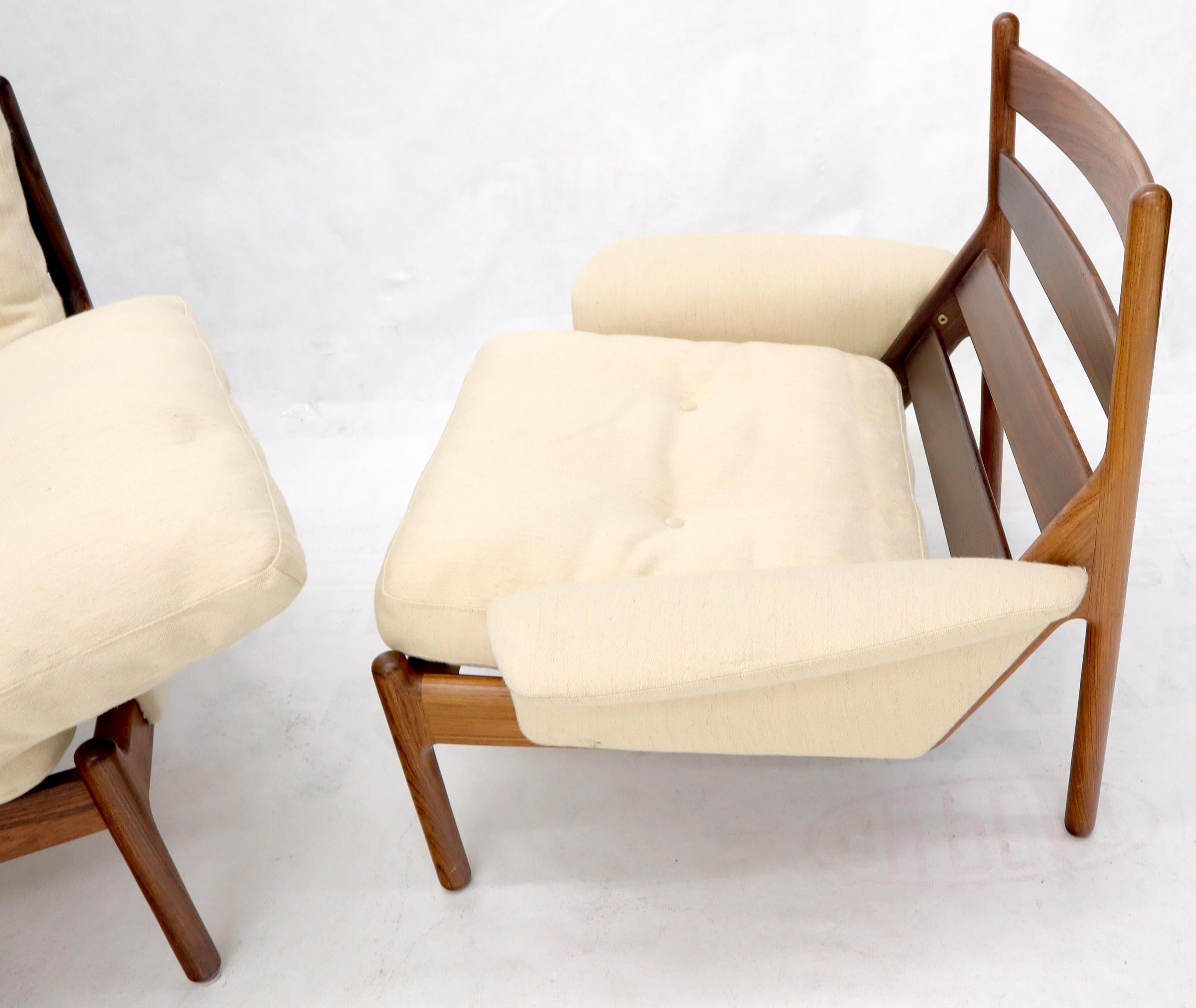 Pair of Danish Modern Virgin Wool Upholstery Rosewood Frames Longe Chairs  For Sale 2