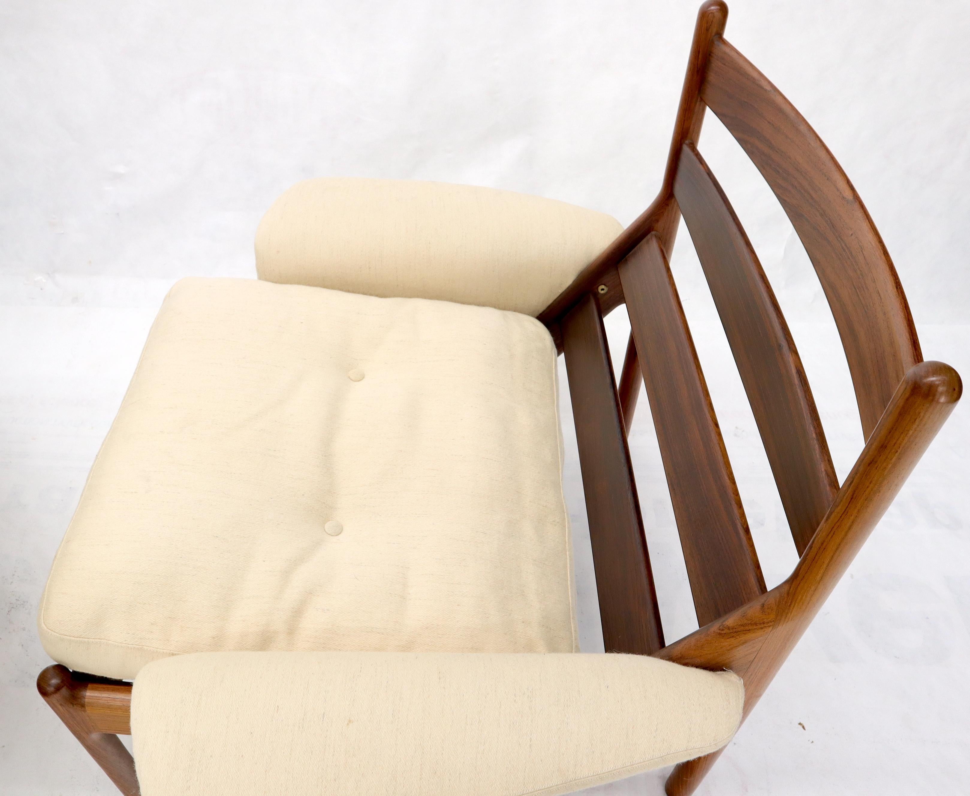 Pair of Danish Modern Virgin Wool Upholstery Rosewood Frames Longe Chairs  For Sale 4